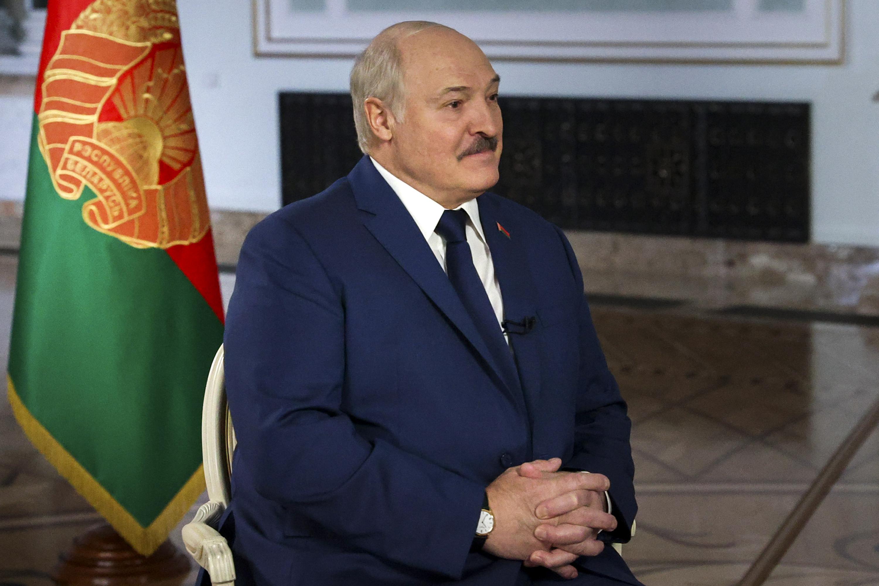 president-of-belarus-offers-to-host-russian-nuclear-weapons-ap-news