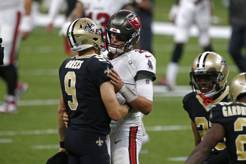 Brady S Bucs Debut A Flop With 2 Ints Saints Win 34 23