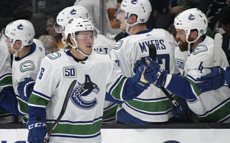 elias pettersson hat