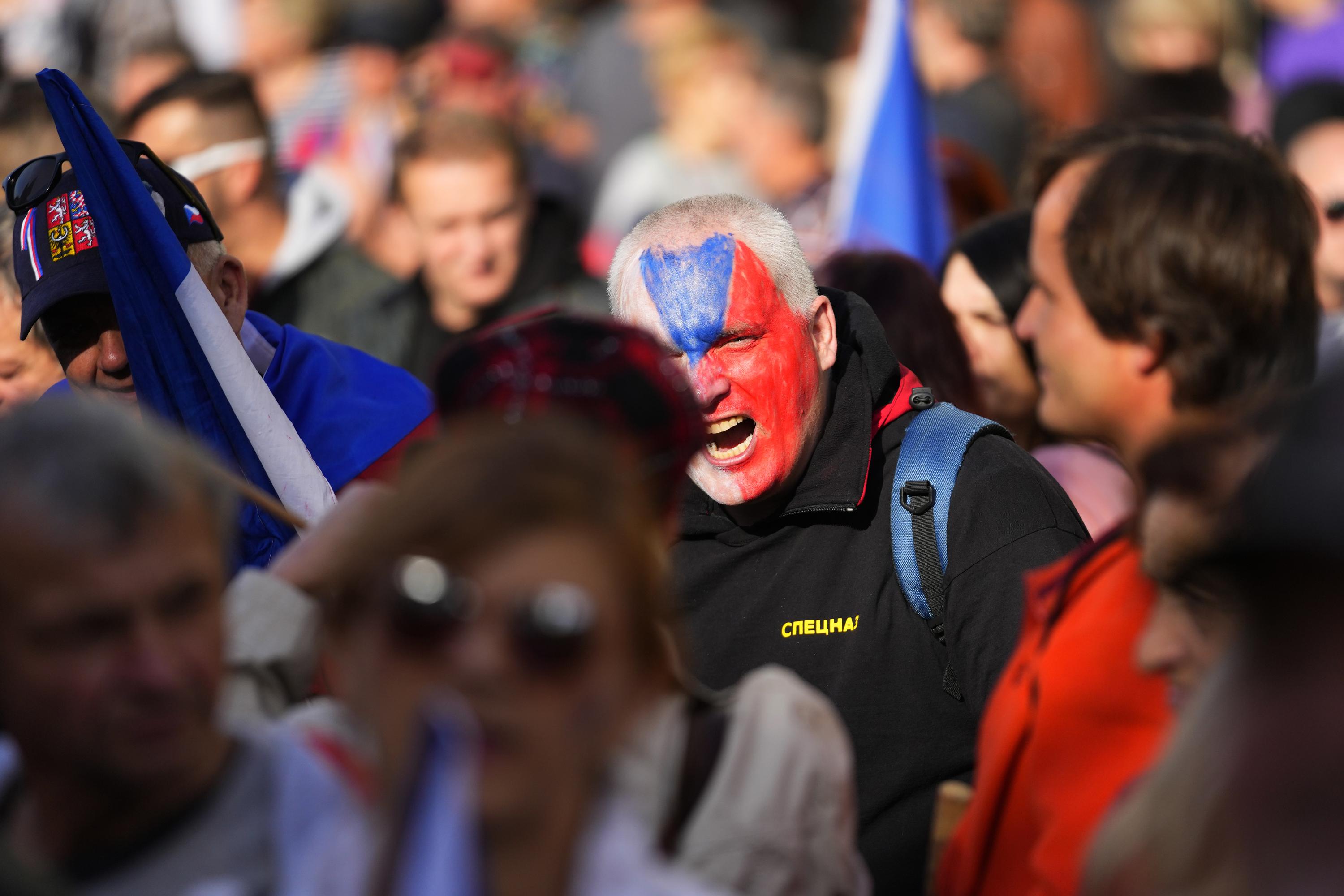 Los checos protagonizaron una manifestación exigiendo la renuncia del gobierno pro-occidental