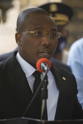 El primer ministro interino de Haití Claude Joseph ofrece una conferencia de prensa en Puerto Príncipe el 16 de julio del 2021. (AP Foto/Joseph Odelyn)