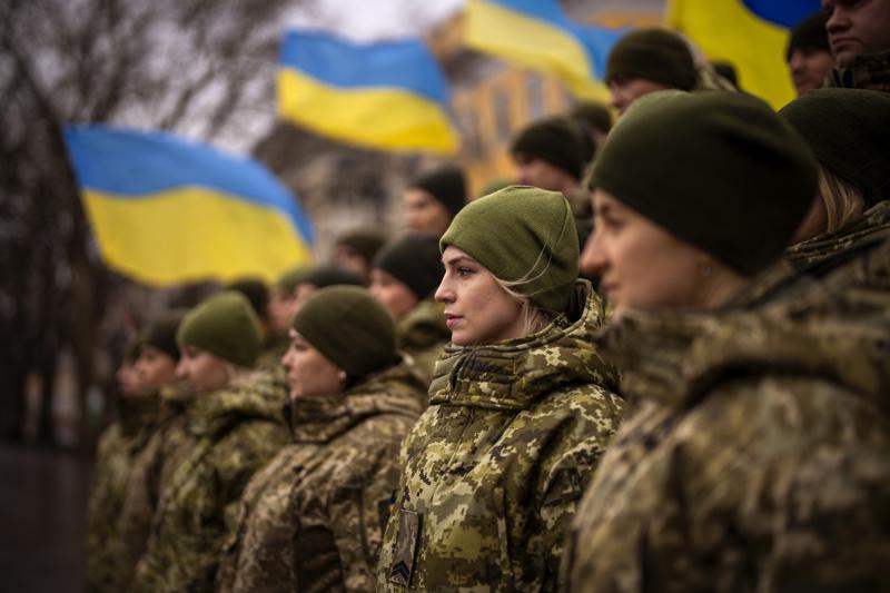 Ukraine Shows Unity as West Sees No Sign of Russian Pullback