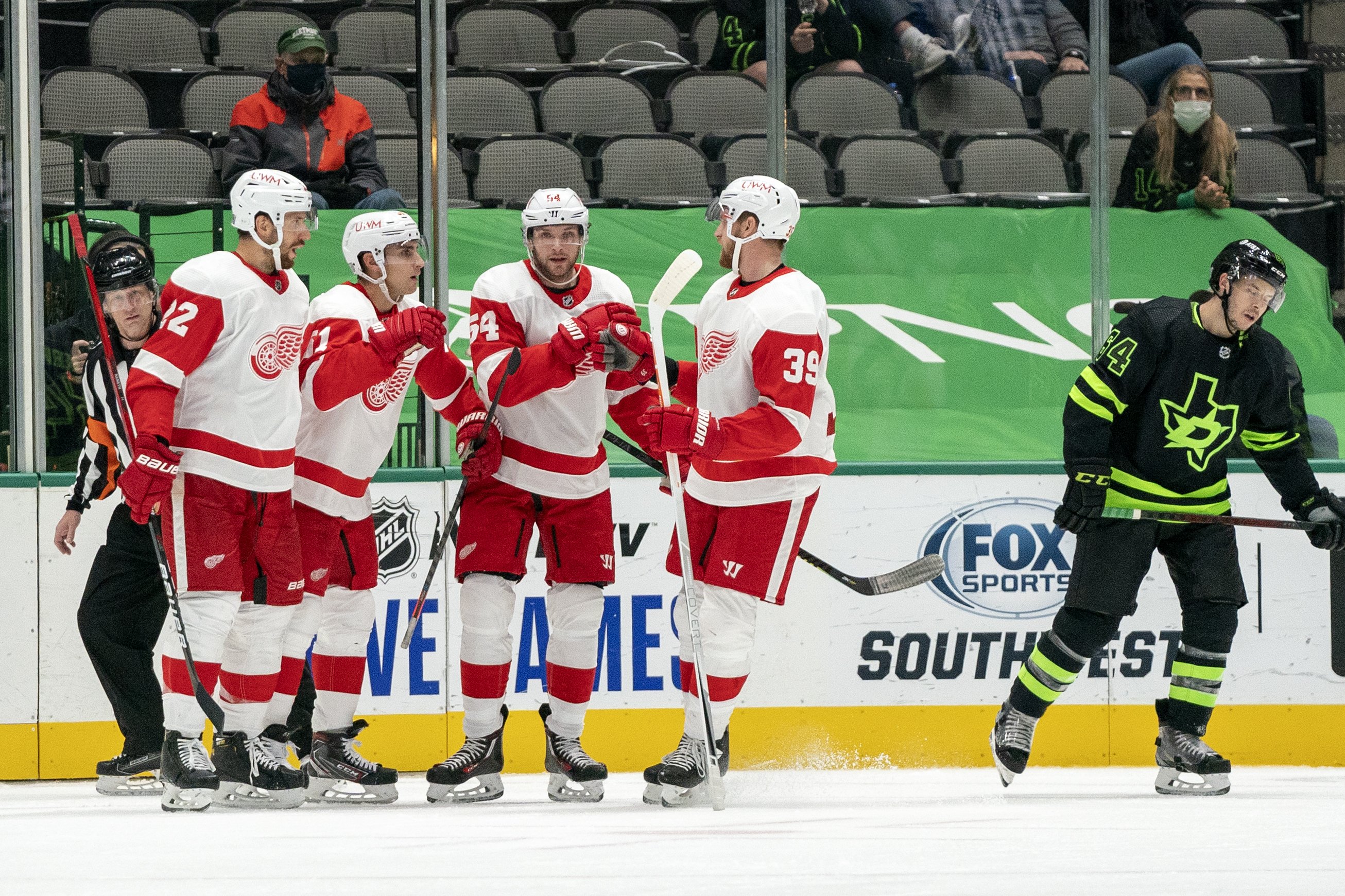 Dallas Stars beat Red Wings 73 to improve to 40 on season AP News