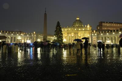 Vista de la Plaza de San Pedro en el Vaticano, en Roma, el 10 de diciembre de 2021. (AP Foto/Alessandra Tarantino)