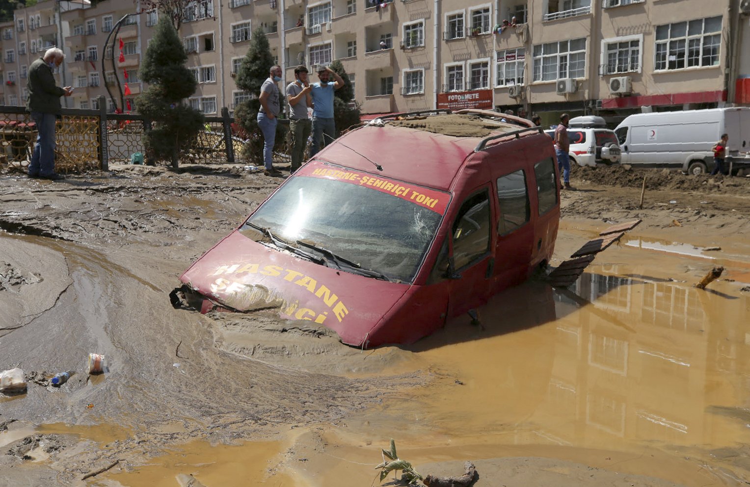 6 dead, 10 missing as flooding hits Turkey's Black Sea coast | AP News