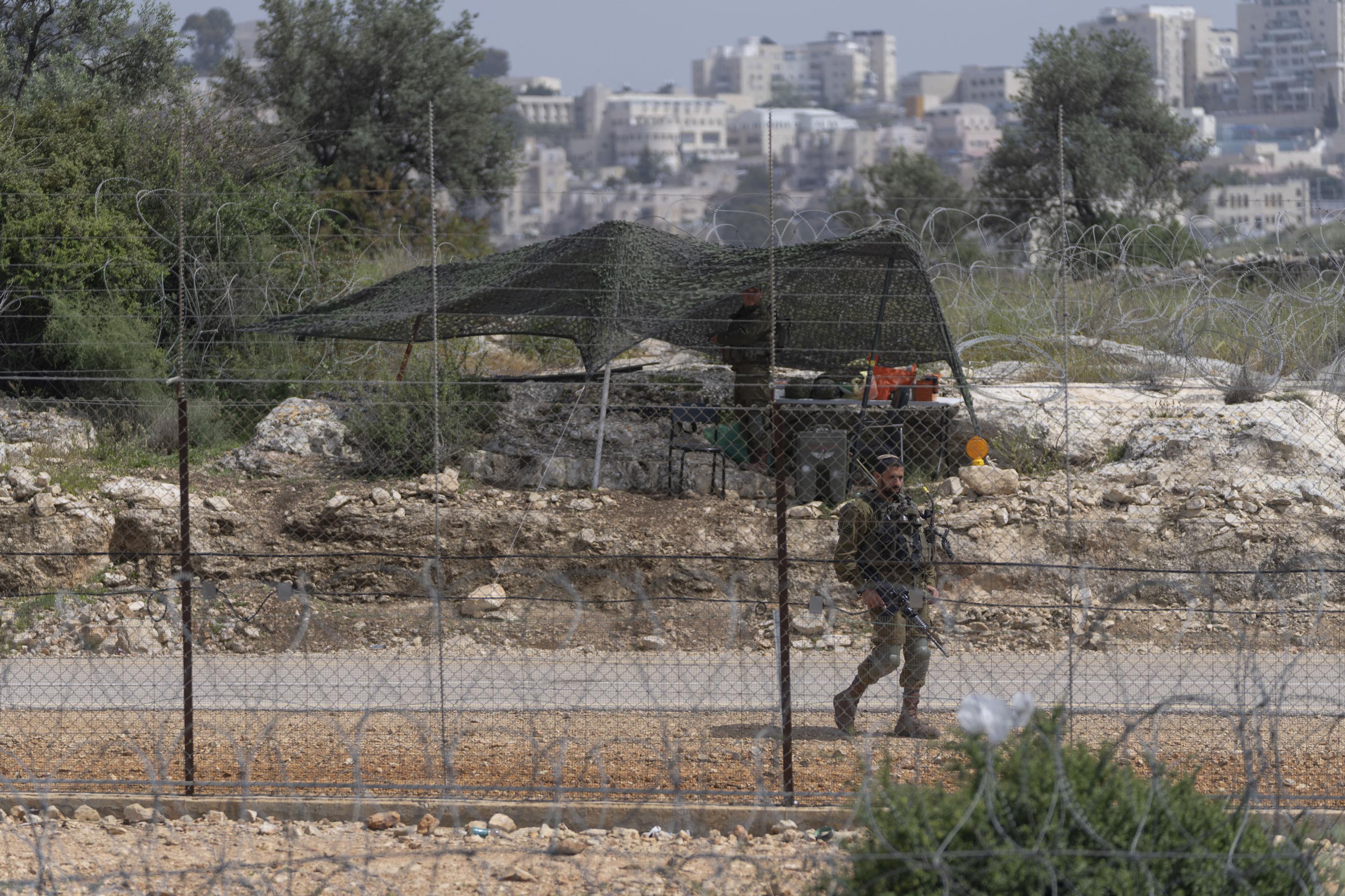 Israeli forces shoot, kill 2 Palestinians; one was unarmed 