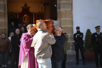 Funeral del sacristán que murió durante un ataque con machete en Algeciras, España, el viernes 27 de enero de 2023. (Foto AP/Juan Carlos Toro, Archivo)