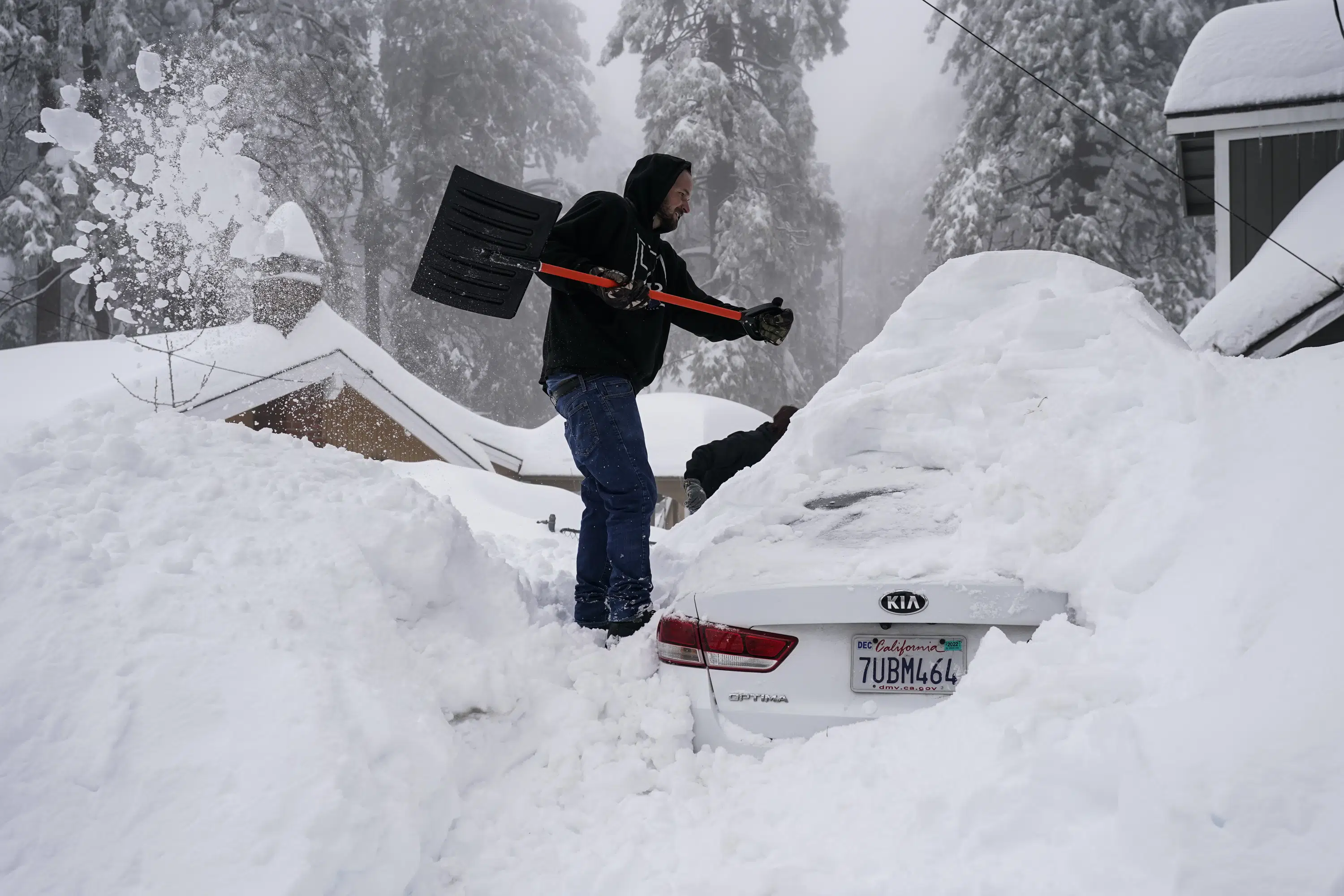 Pa Doordeweekse dagen bespotten While California wearies of snowstorms, Northeast greets one | AP News