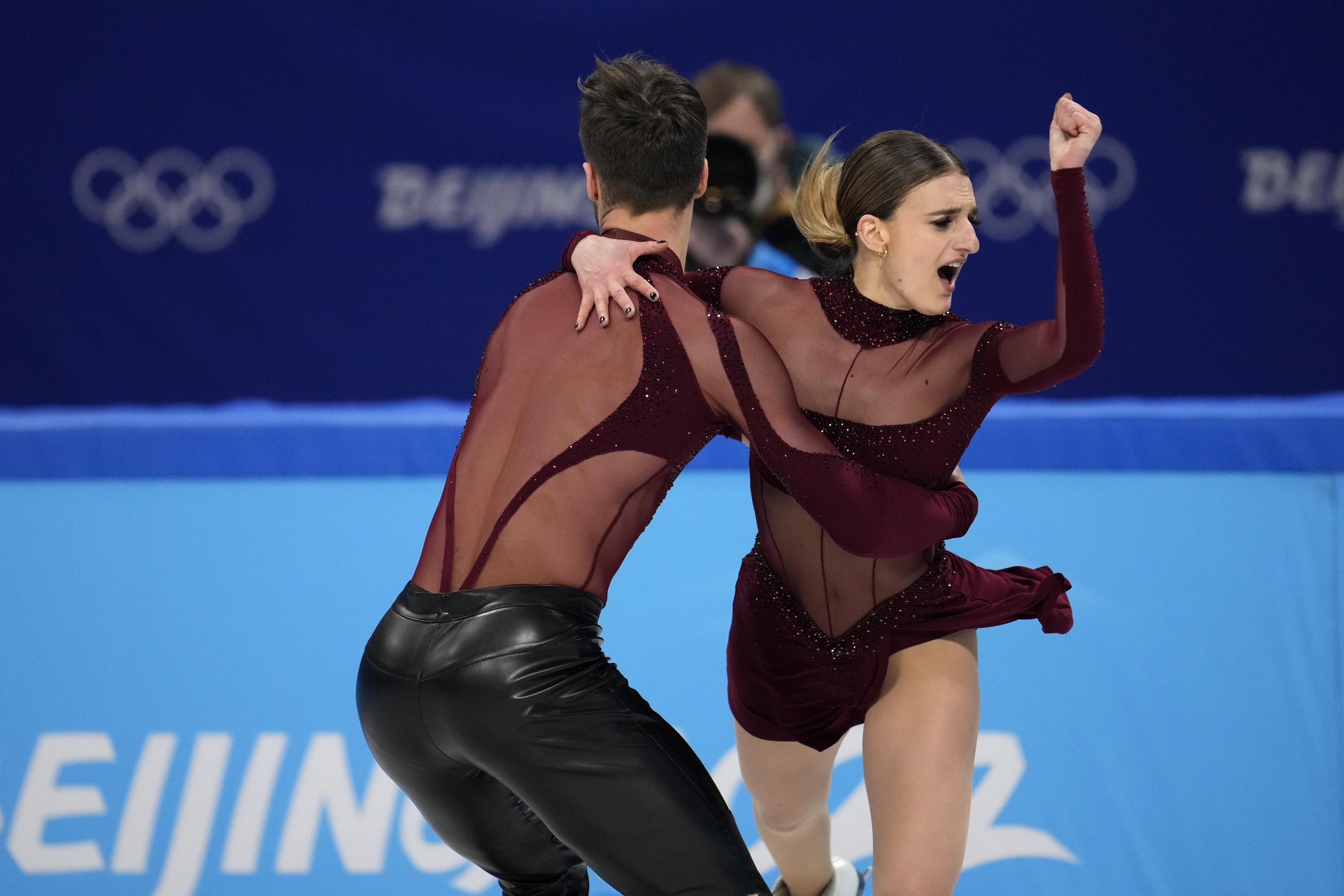 Le papadakis français Cizeron prend la tête de la danse sur glace olympique