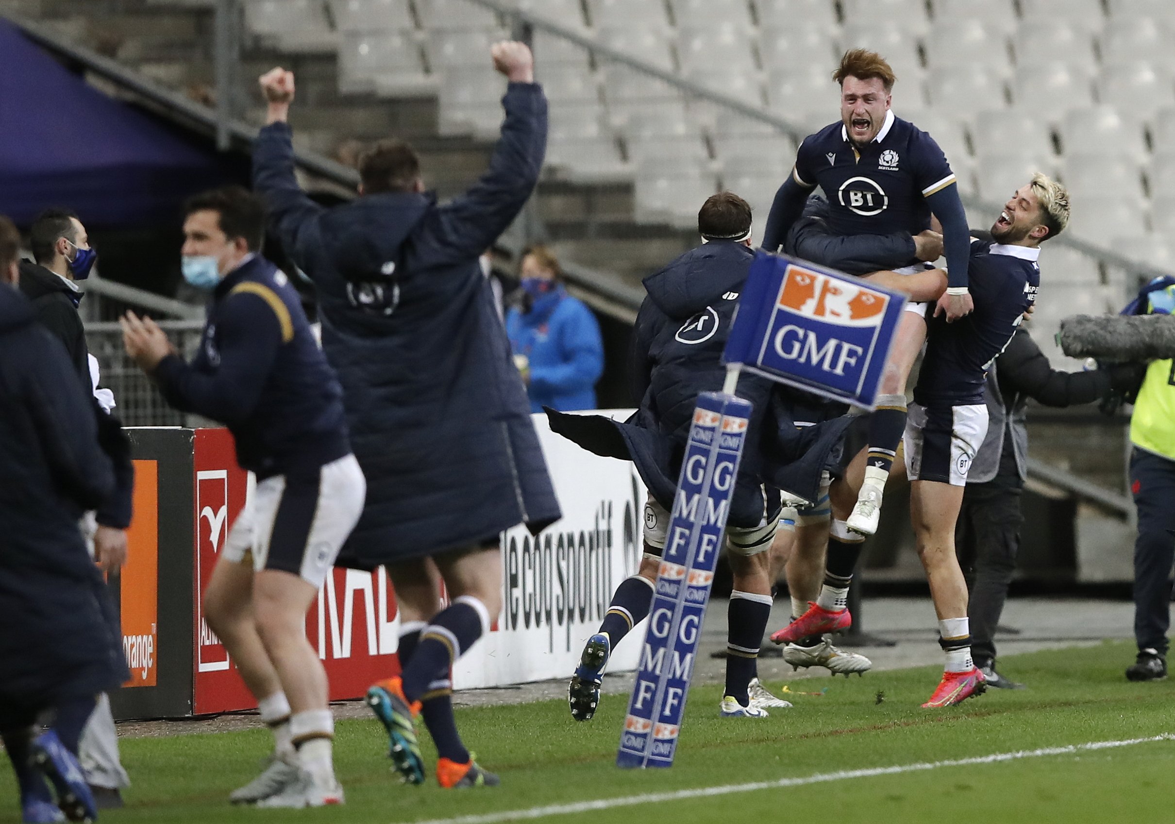 6N: France gifts Scotland historic win and Wales the title