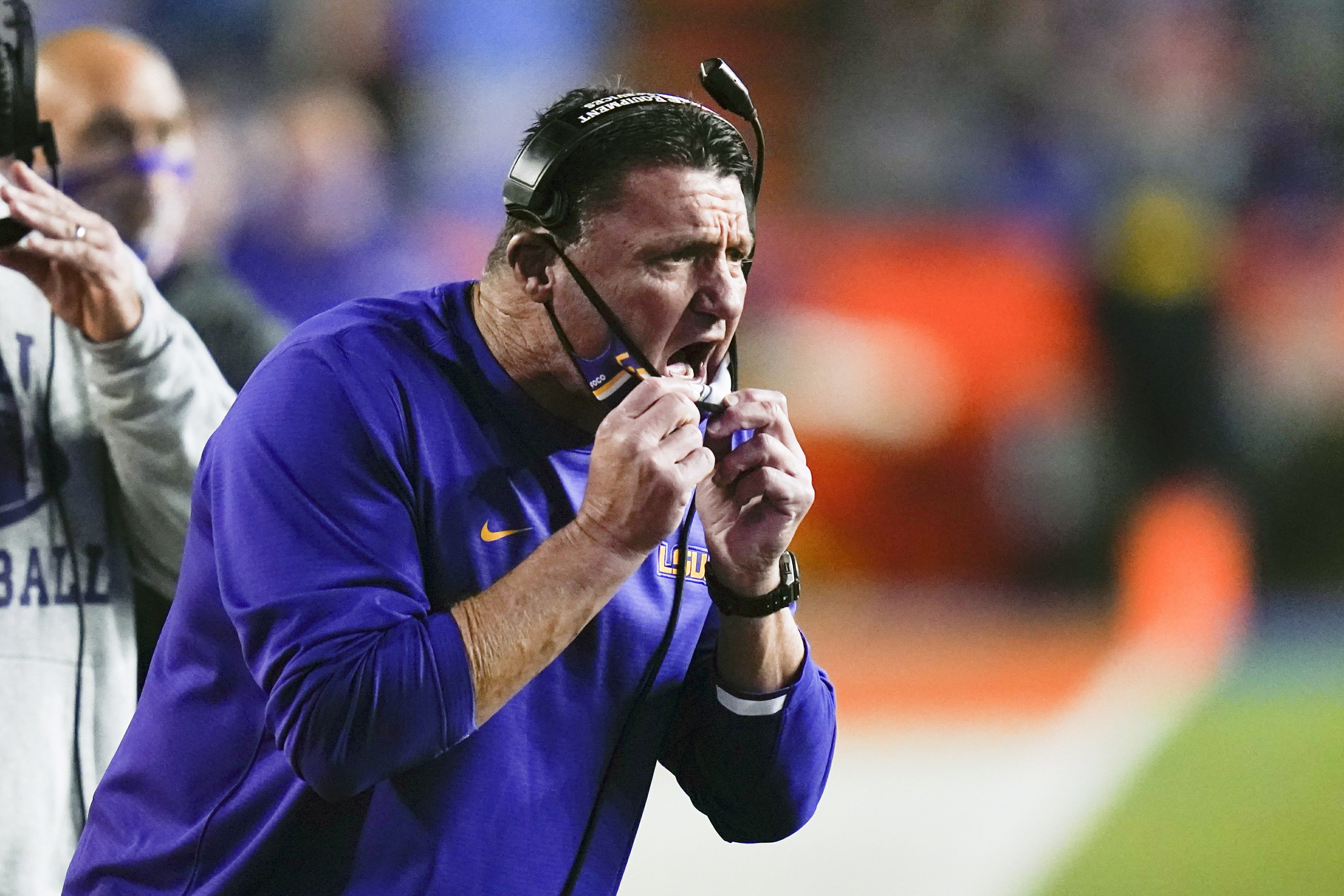 LSU taps Peetz, Mangas as top offensive coaches AP News