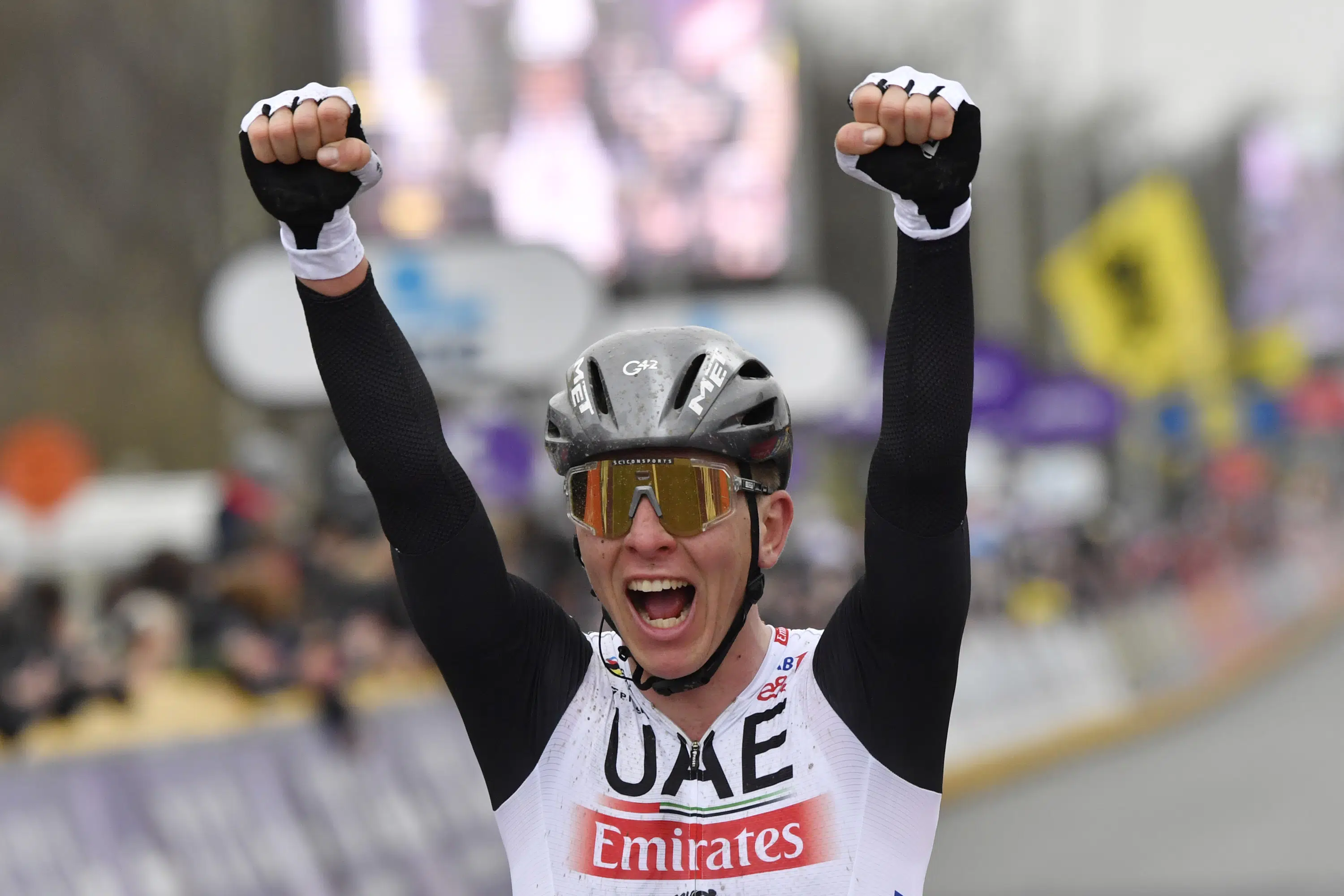 Pogacar won voor het eerst de Ronde van Vlaanderen, 2e Van der Poel