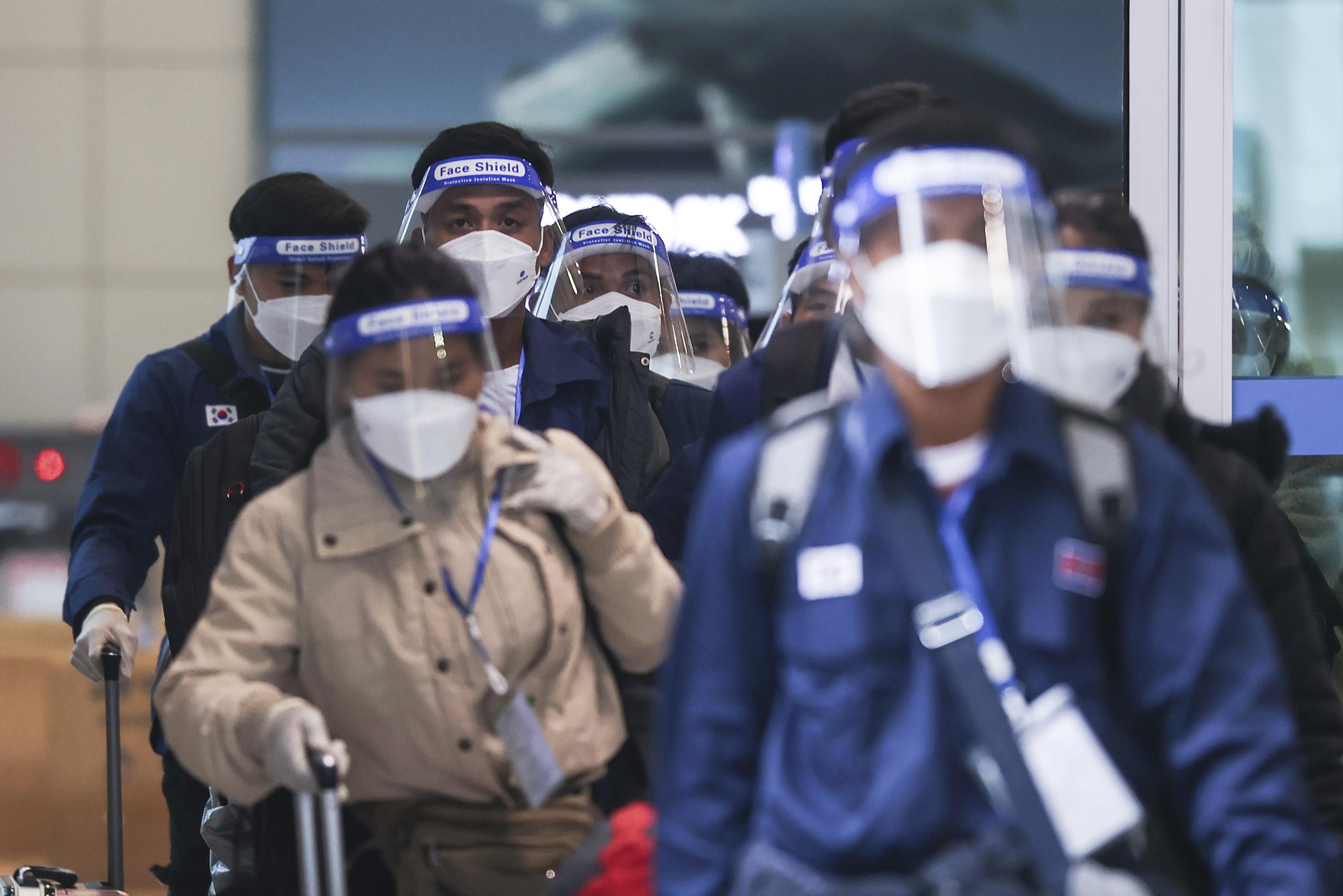 south-korea-s-daily-virus-jump-exceeds-5000-for-first-time-ap-news