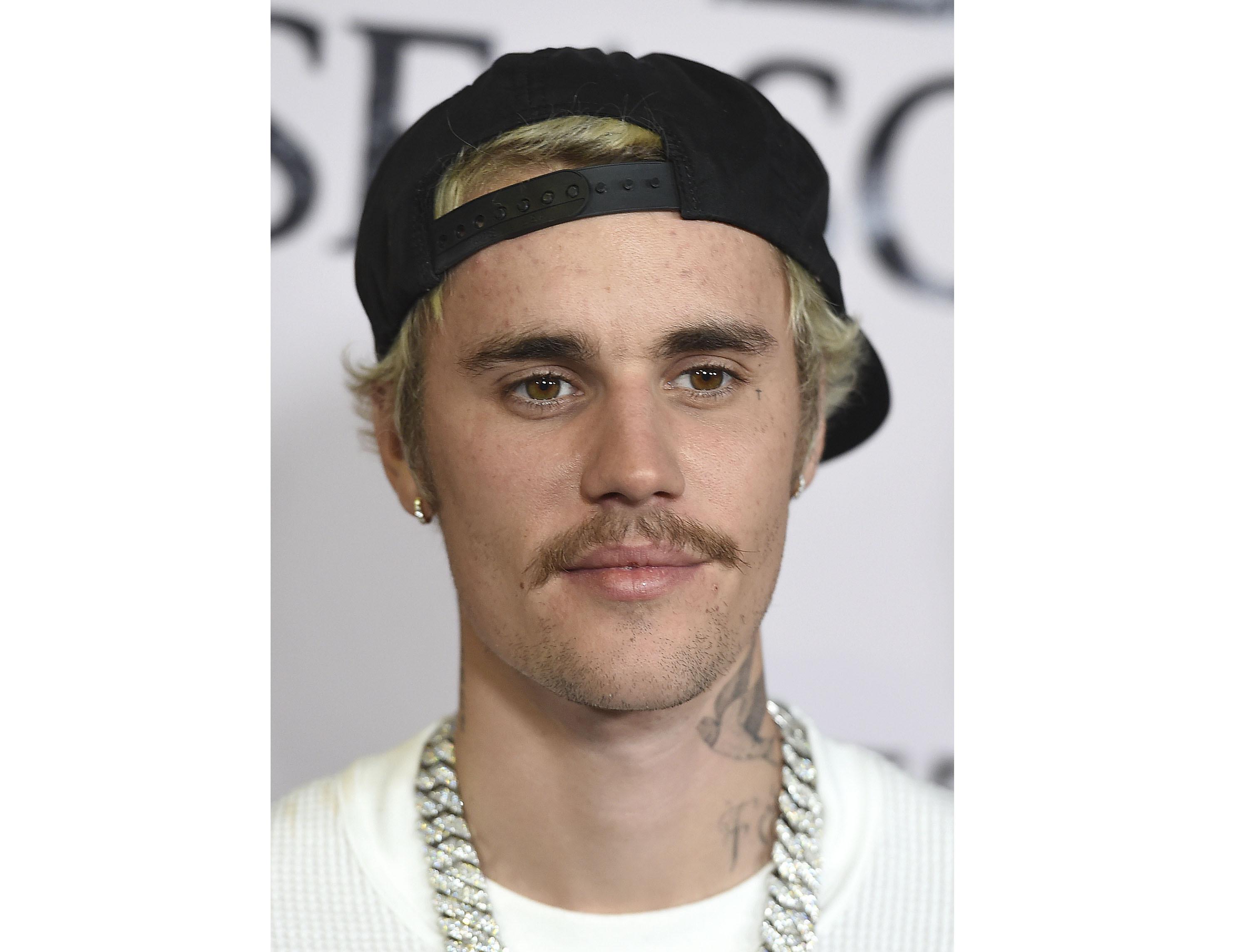 Justin Bieber Leads Nominees For 21 Mtv Video Music Awards