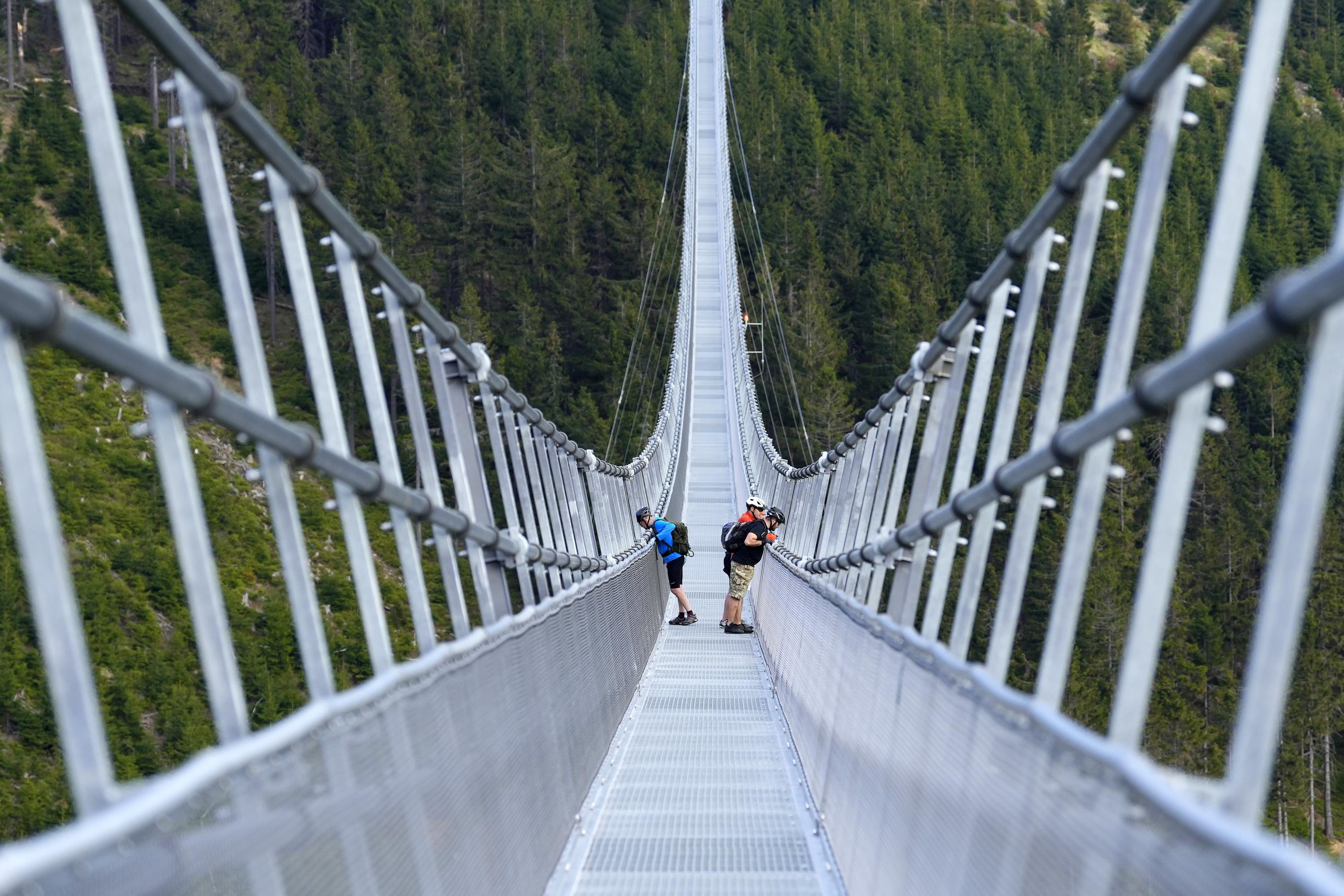 DOLNI MORAVA, Czech Republic (AP) — A pedestrian suspension bridge that is the longest such construction in the world has opened at a mountain resor