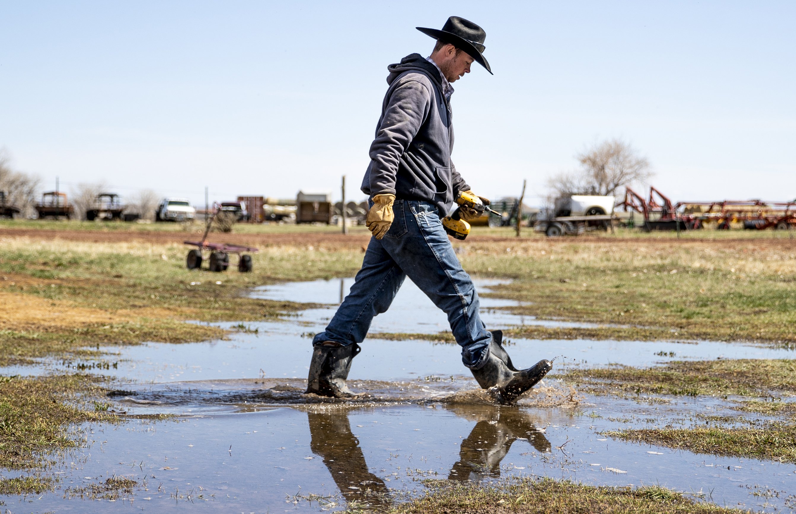 Drought could leave Wyoming ranchers with tough choices - Vimarsana News