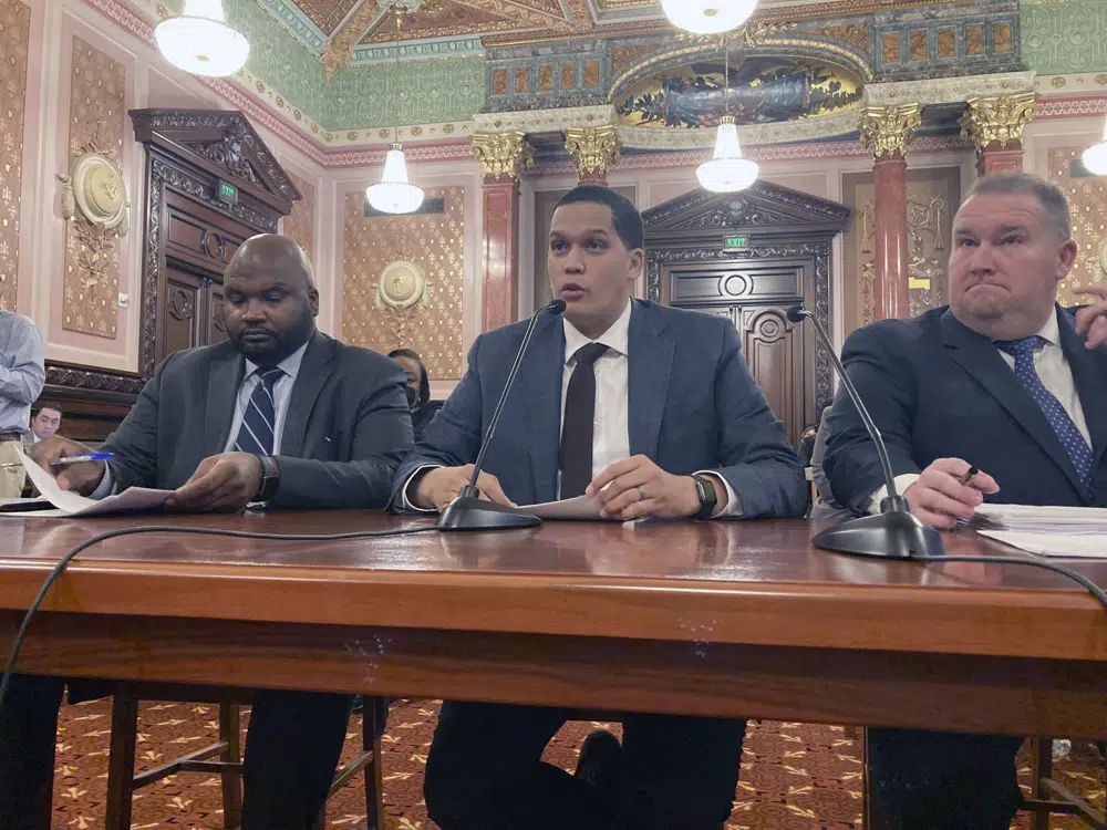 Illinois lawmakers OK crime bill cleanup, plan ends bail Illinois lawmakers OK crime bill cleanup, plan ends bail