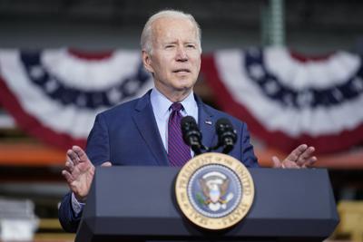 ARCHIVO - El presidente Joe Biden habla durante un evento en Hamilton, Ohio, el viernes 6 de mayo de 2022. (AP Foto/Andrew Harnik, Archivo)