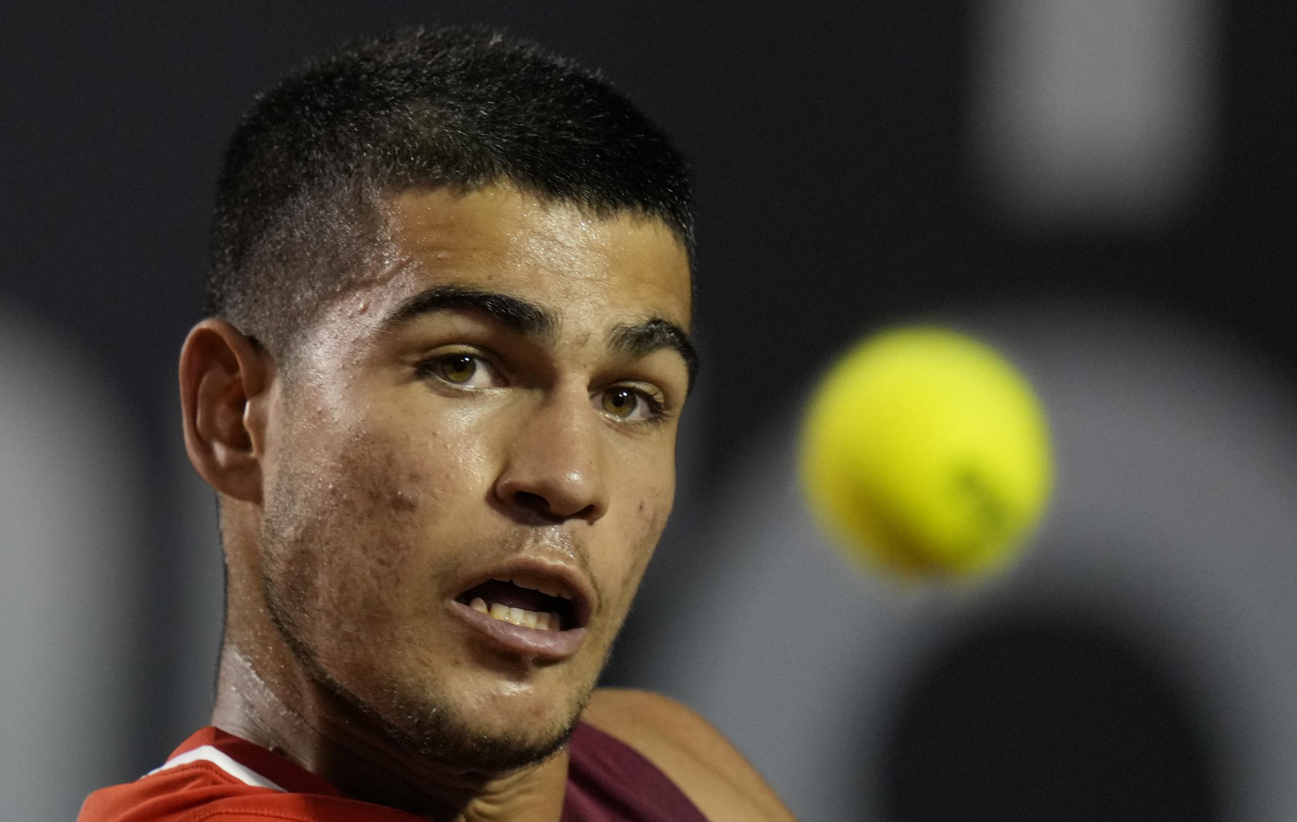 teen carlos alcaraz advances      rio open ap news