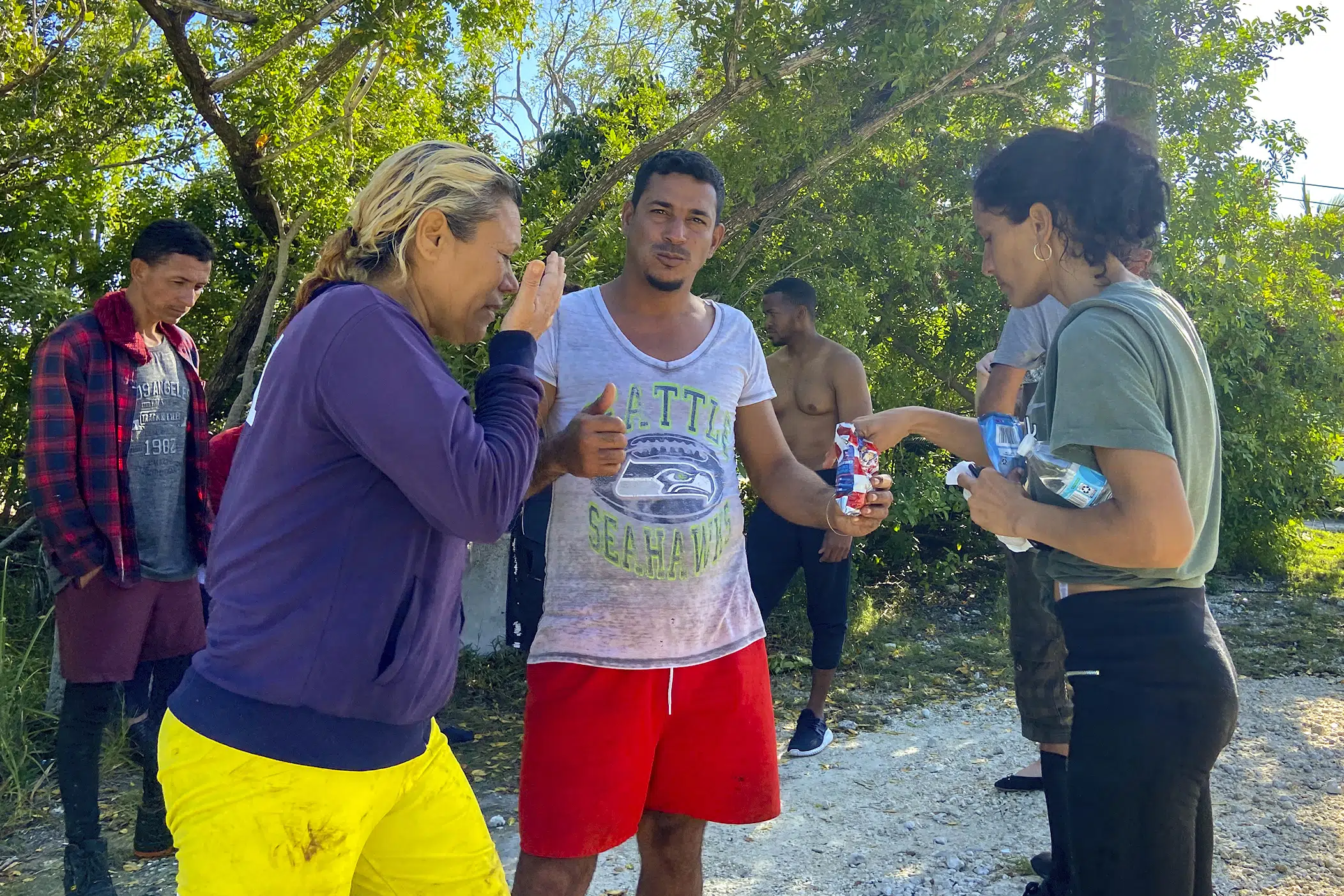 Cuban migrants flow into Florida Keys, overwhelm officials