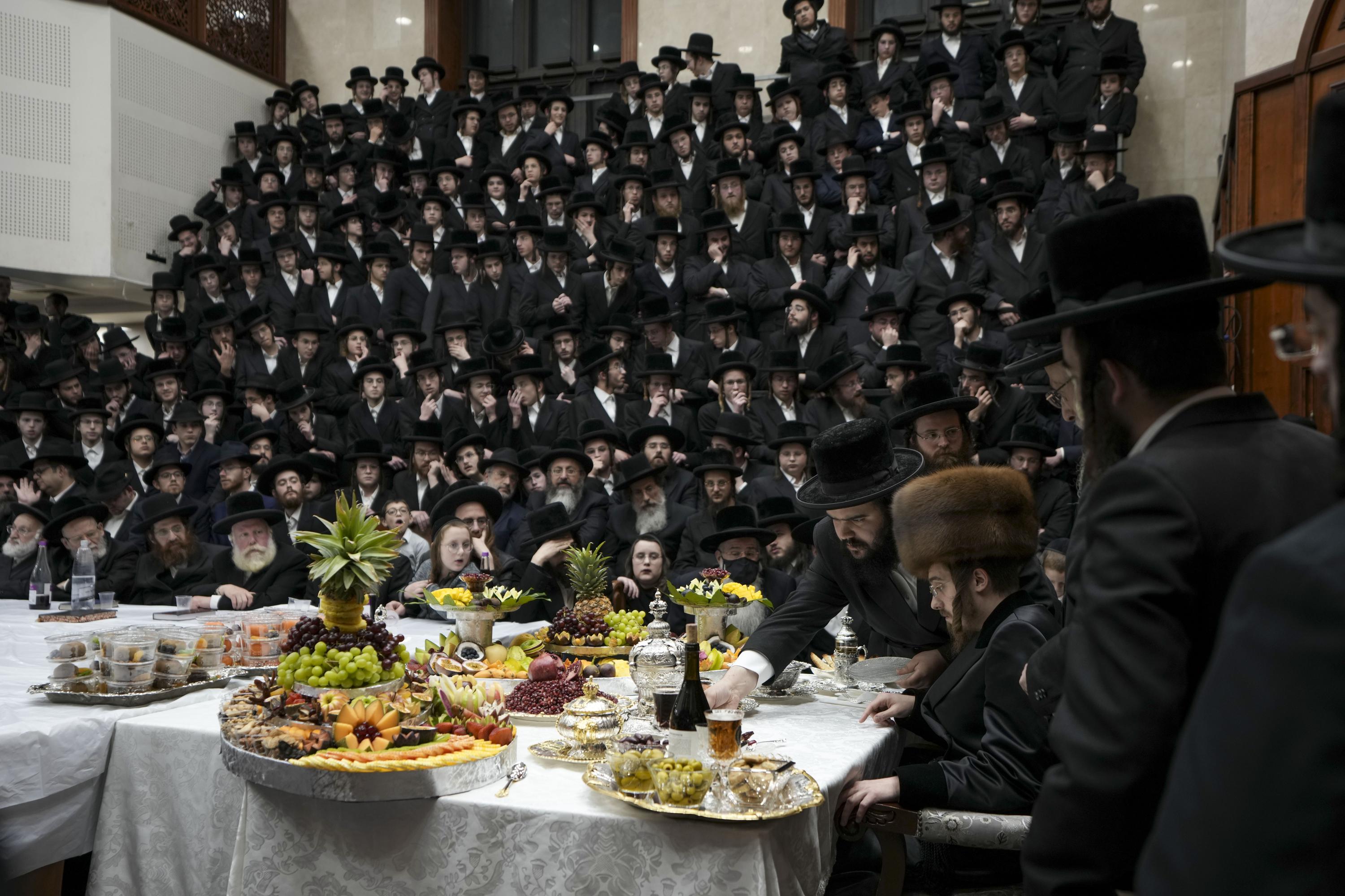 Israeli Policy On ‘kosher Cellphones Outrages Haredi Rabbis Ap News