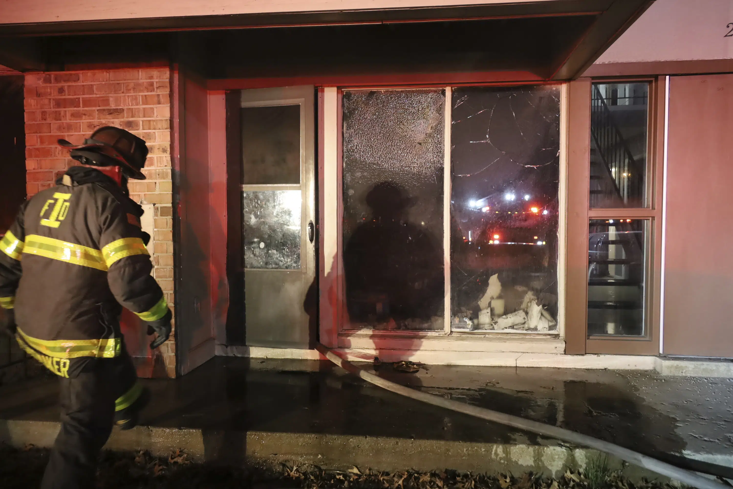 Une fille de 3 ans meurt après que l’incendie d’un appartement dans l’Indiana a tué son père et sa sœur Une fille de 3 ans meurt après que l’incendie d’un appartement dans l’Indiana a tué son père et sa sœur
