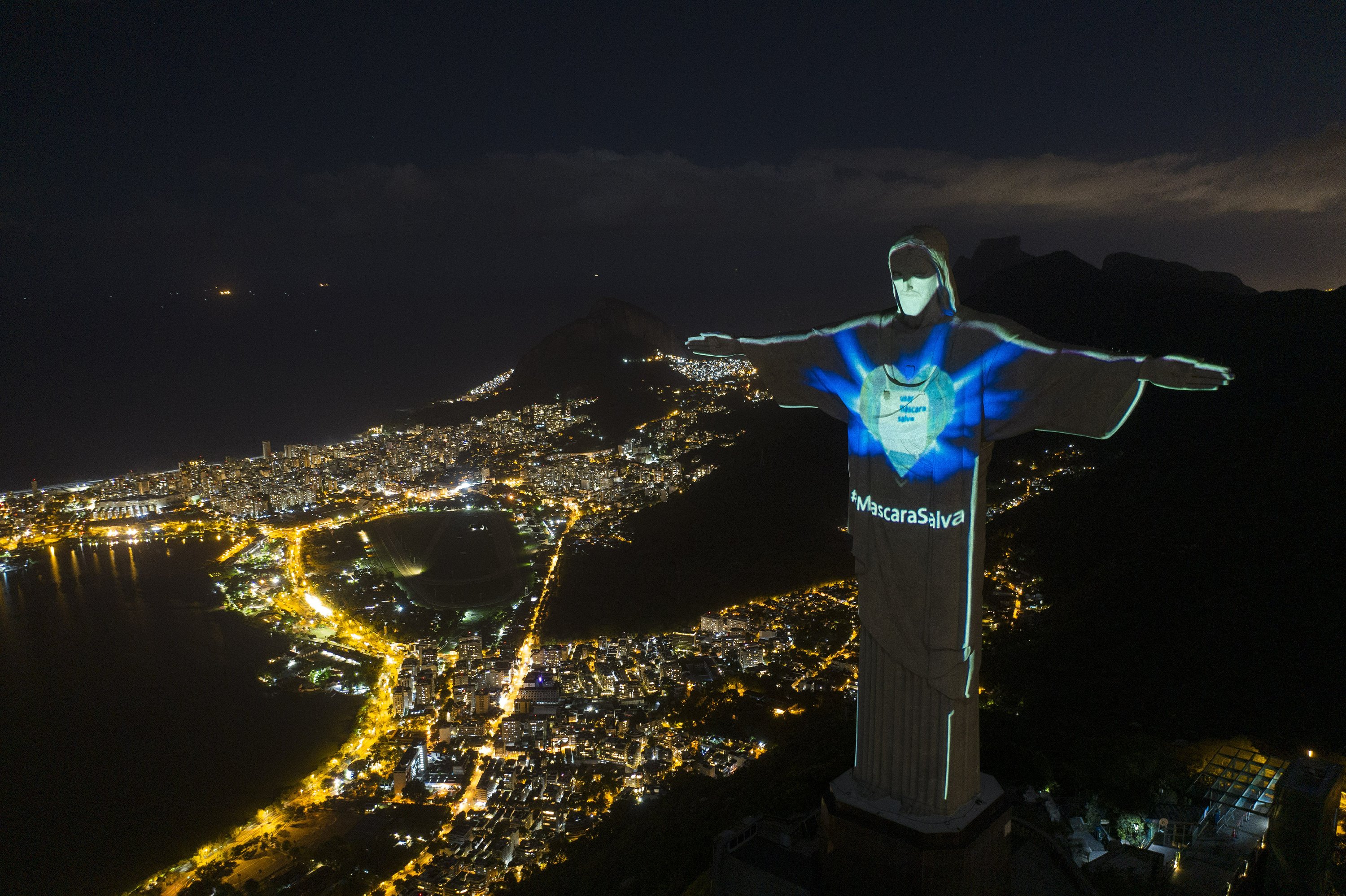 Статуя Христа в Рио-де-Жанейро ночью