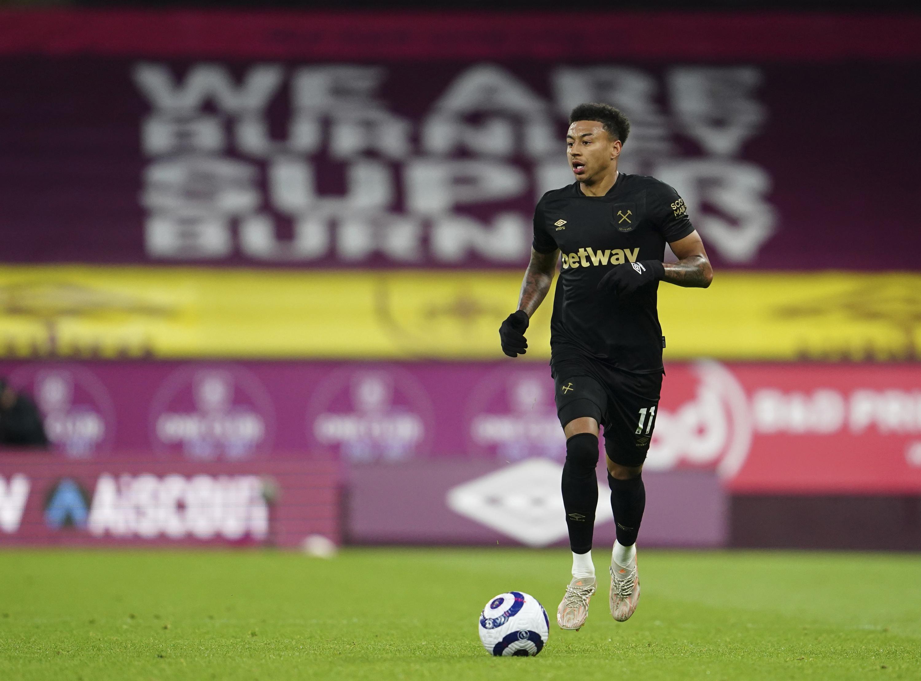 Man United midfielder Jesse Lingard tests positive for virus