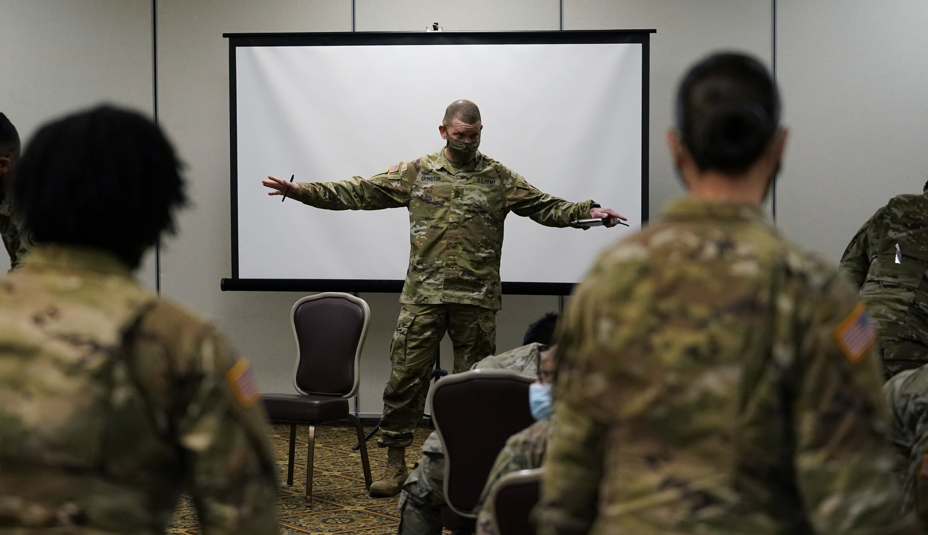 Female soldiers cut off hair to meet Ranger School rule