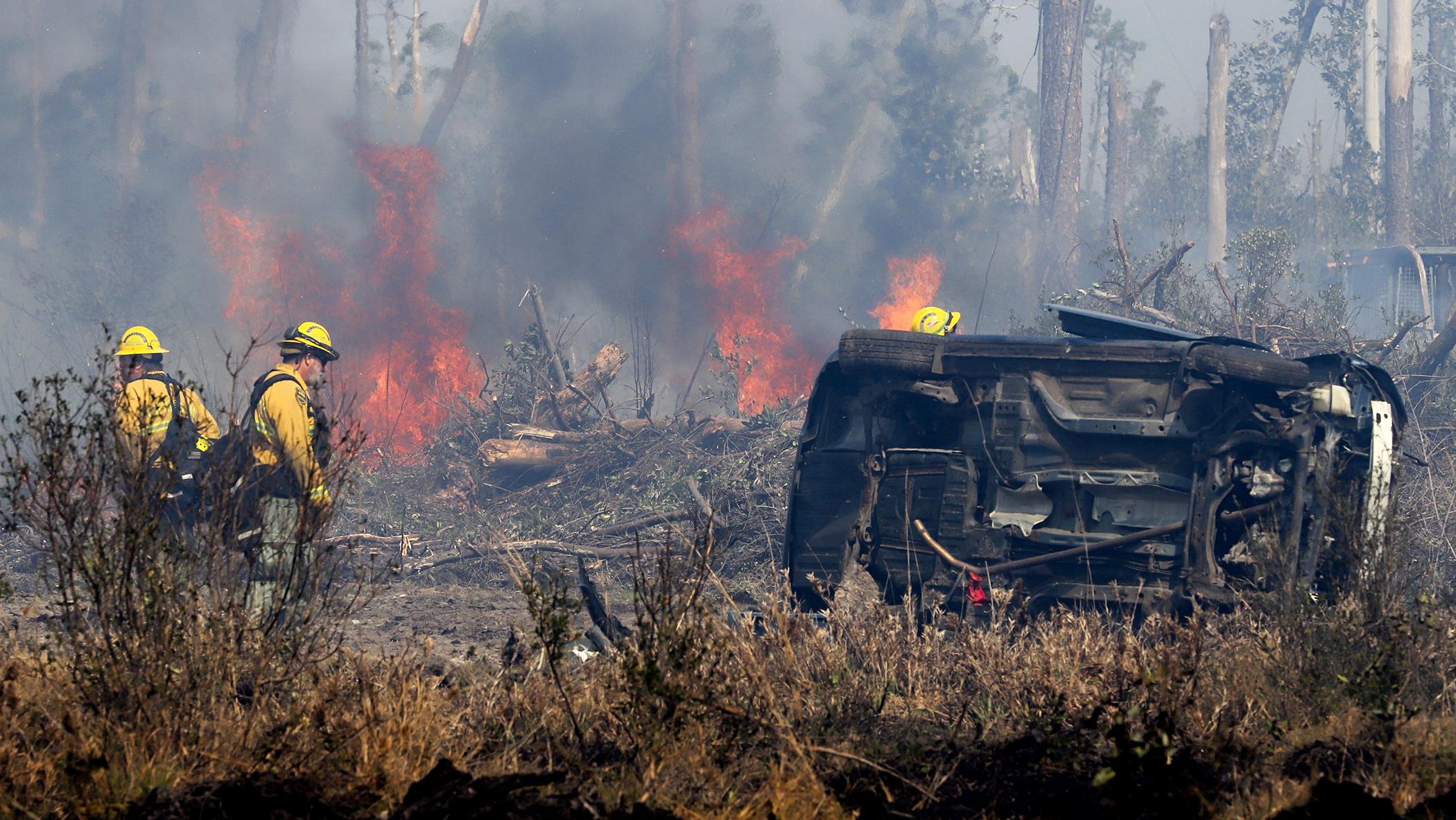 A algunos se les permitió irse a casa, otros fueron evacuados a medida que se intensificaban los incendios forestales.