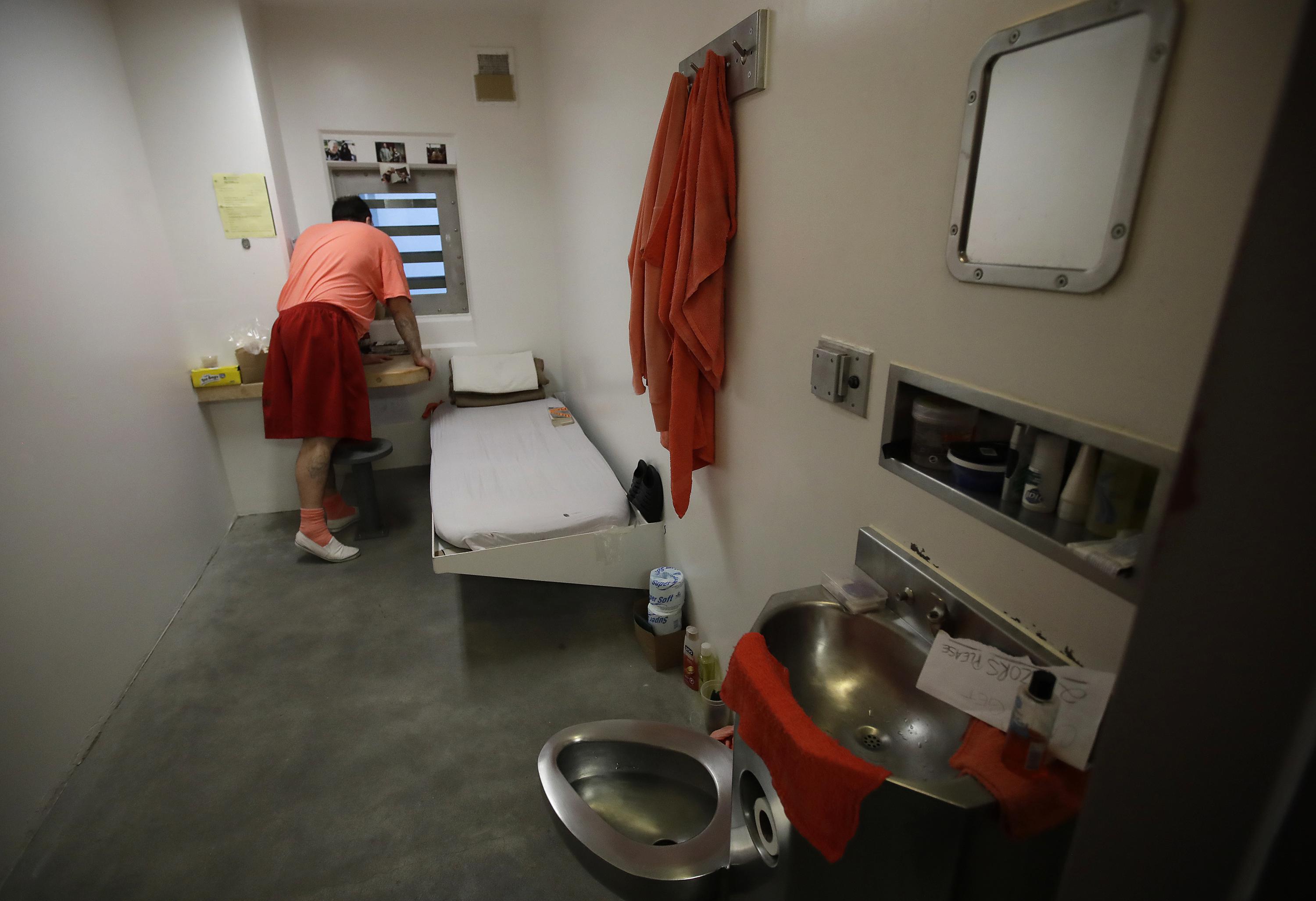 Lewisville Jail Inmates: A Look Inside - 8jnp9iw
