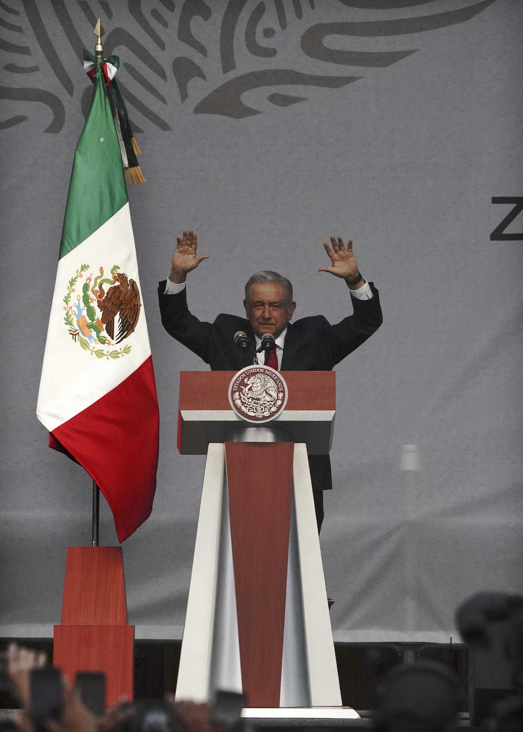 Referéndum presidencial en México se convierte en fútbol político