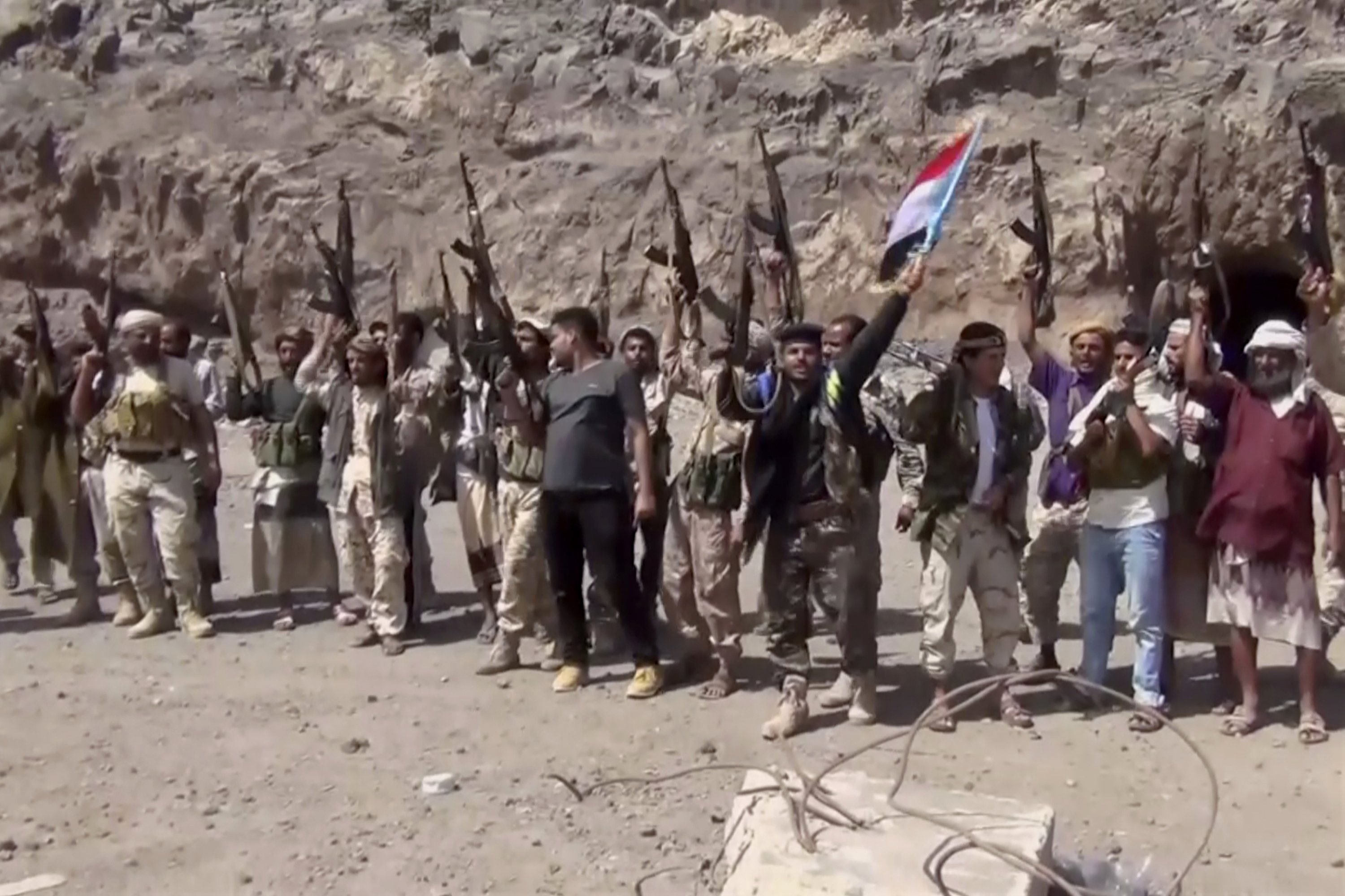 Yemen's separatists to give up self-rule, push peace deal