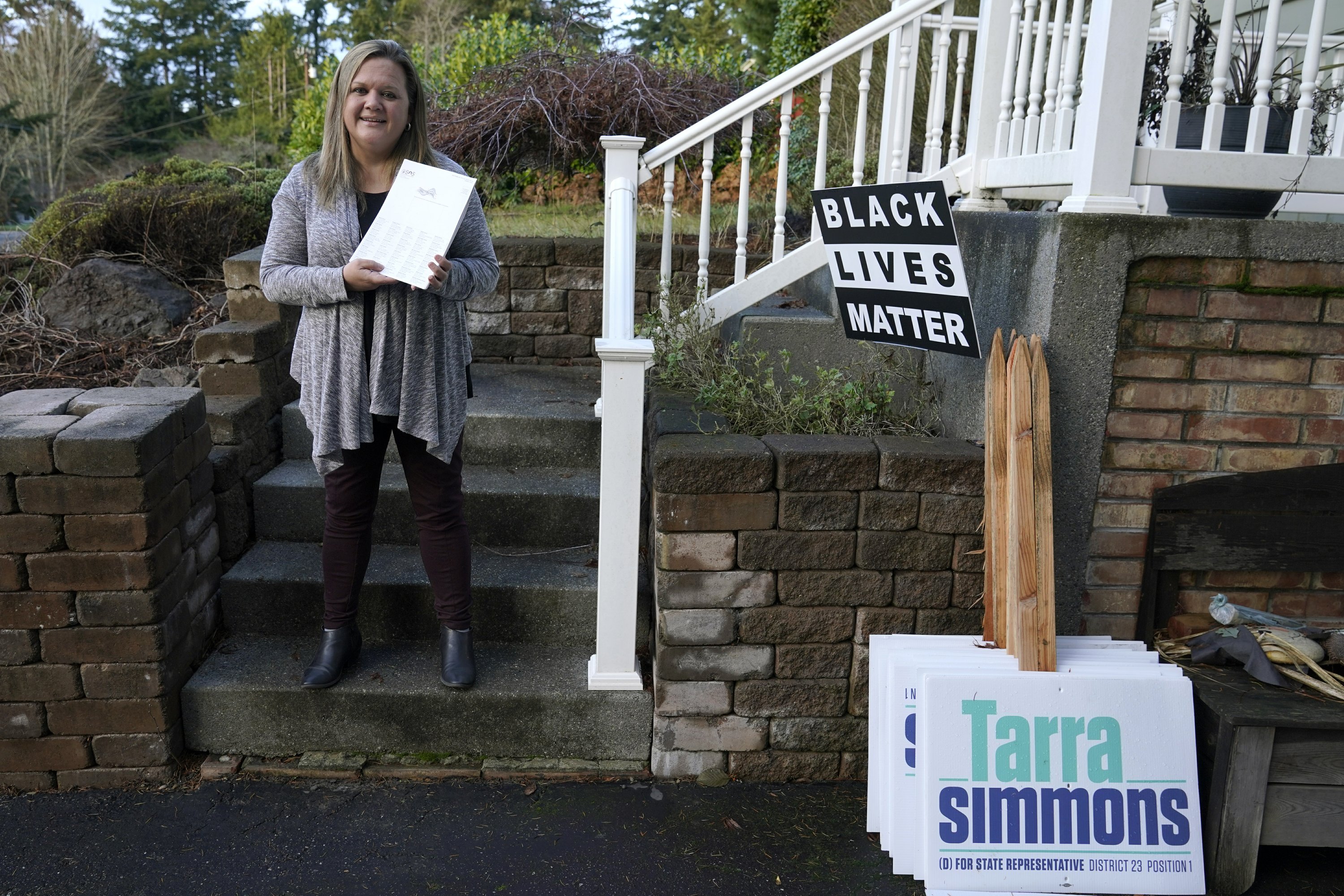 Momentum builds for letting people vote while on parole AP News