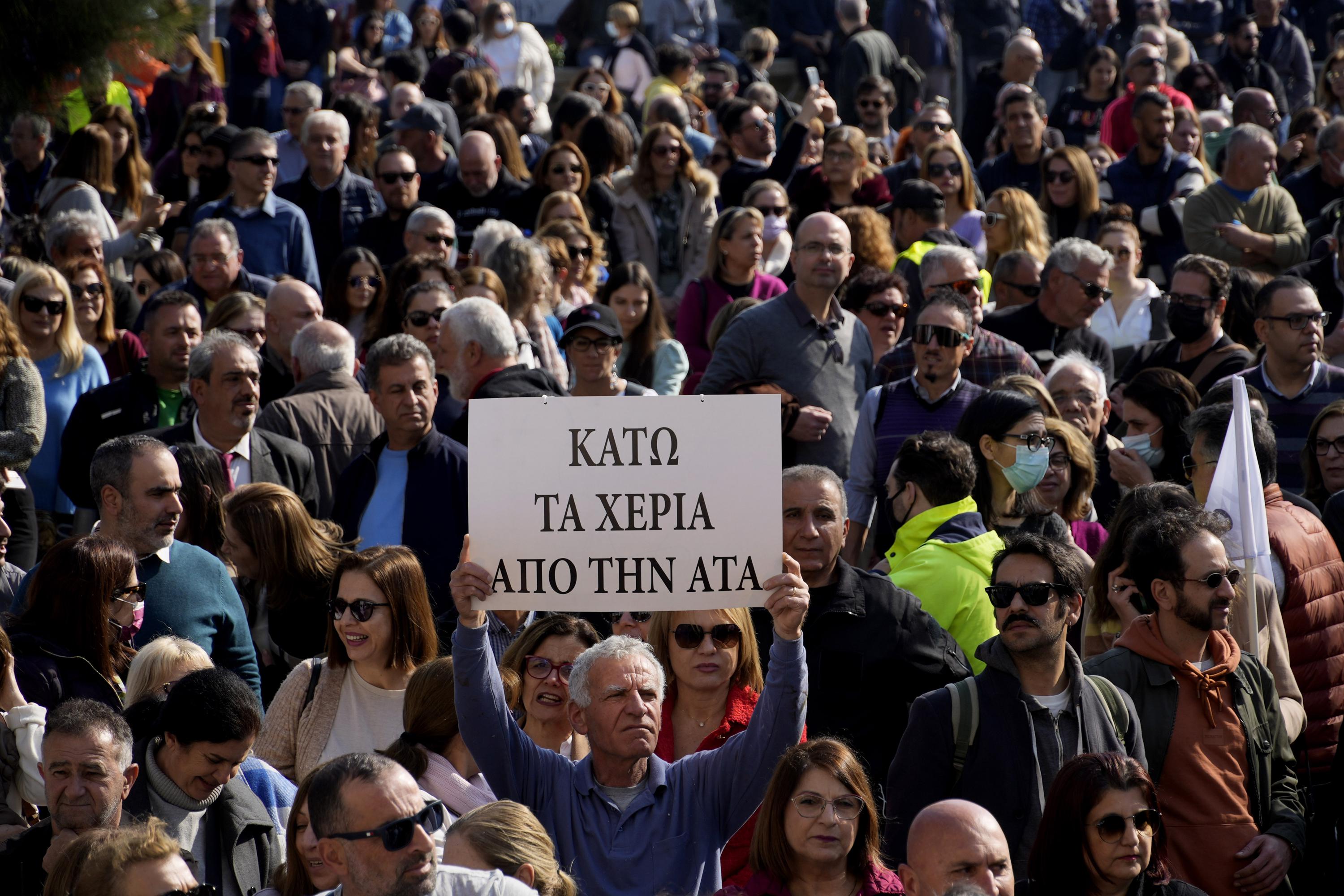 Workers stage 3hour strike in Cyprus to demand pay raises AP News