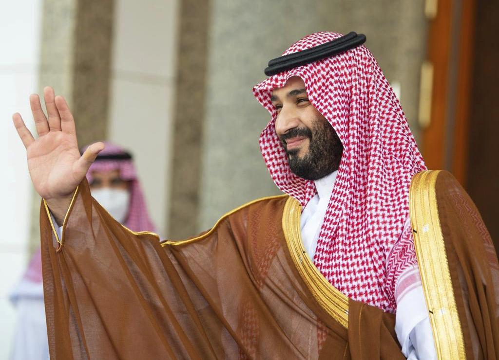 ولي العهد السعودي يغادر متوجها إلى عمان للقيام بجولة في دول الخليج العربي