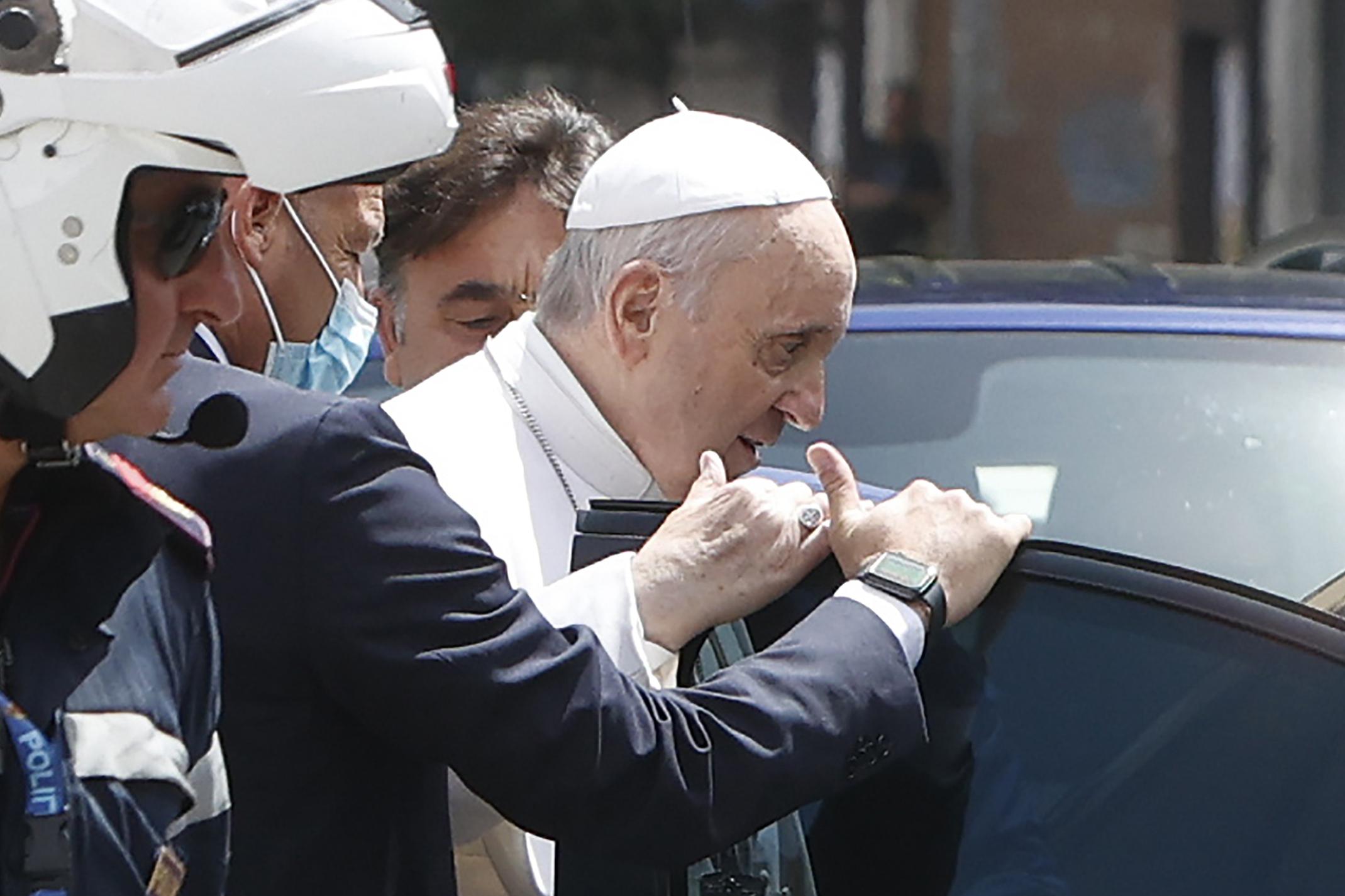 Photo of Neľahká cesta je pripravená na pápežovu prvú cestu po operácii