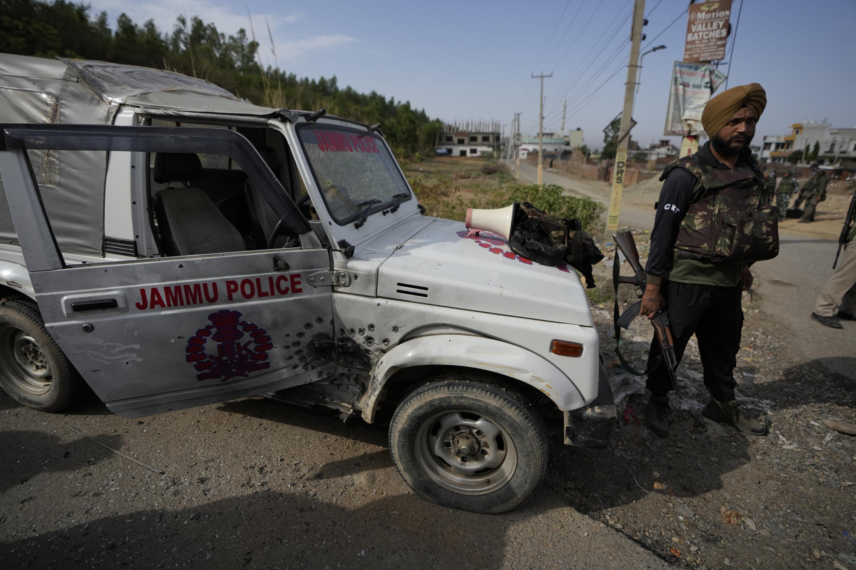 6 rebels, soldier killed in Kashmir ahead of Modi's visit