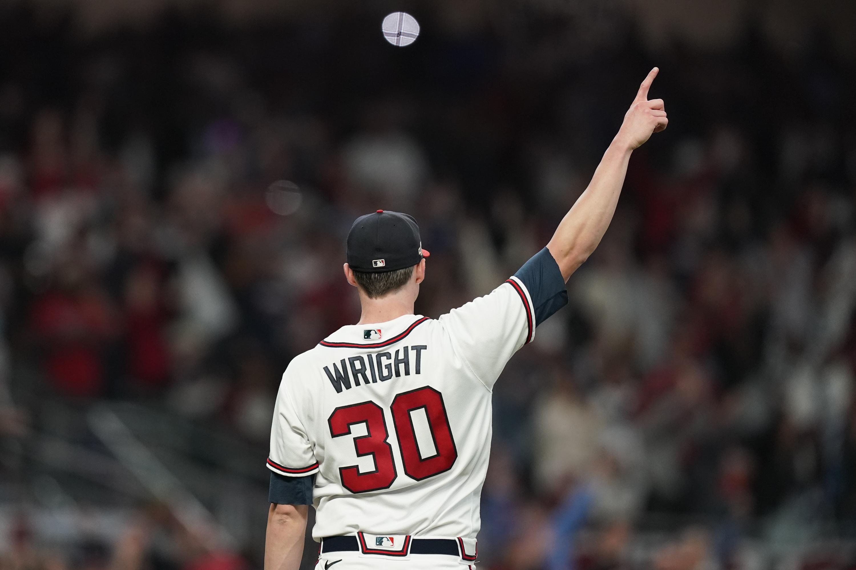 Wright outduels Wheeler, Braves blank Phils 3-0 to even NLDS