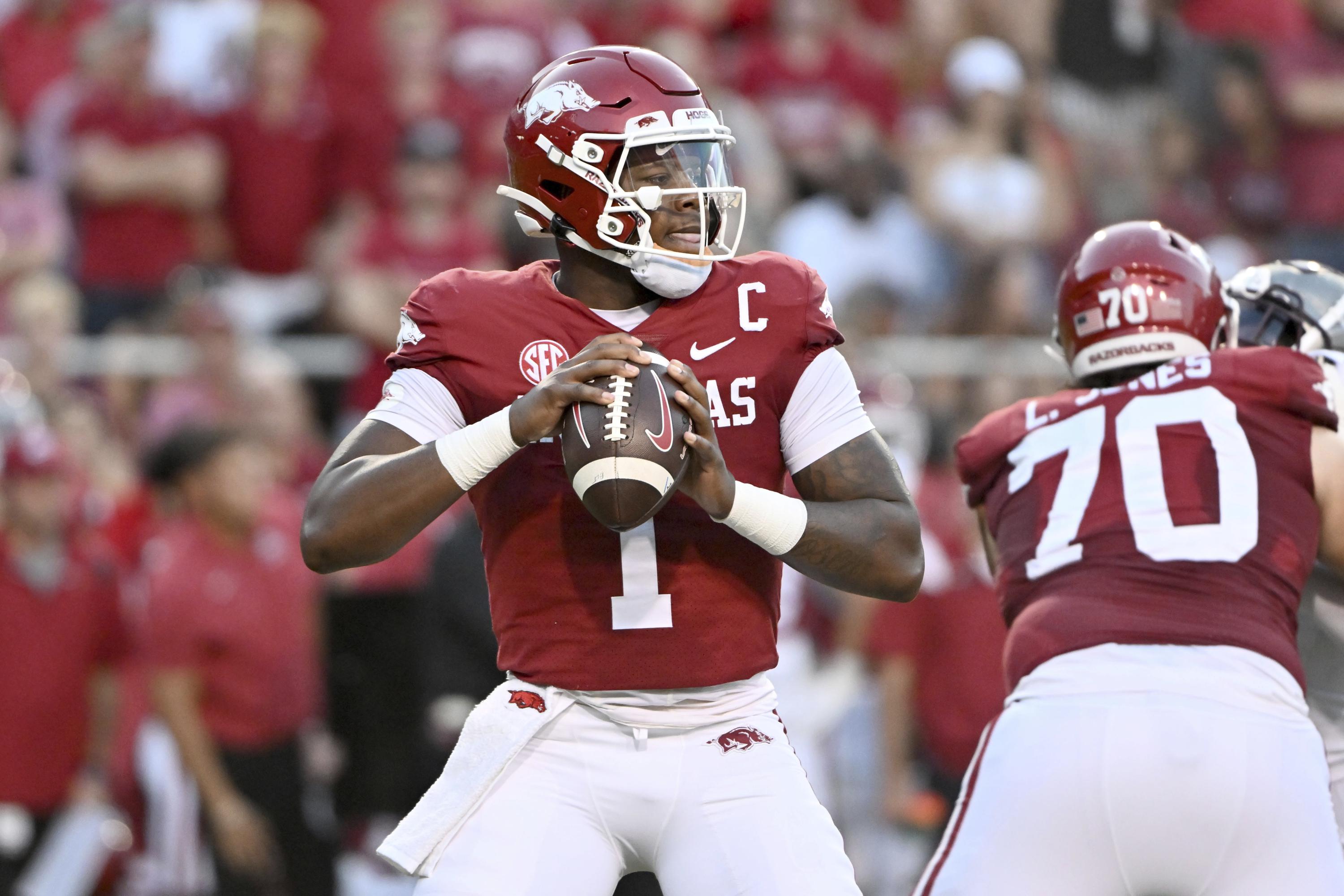 No. 10 Arkansas goes for 40 when it meets No 23 Texas A&M AP News