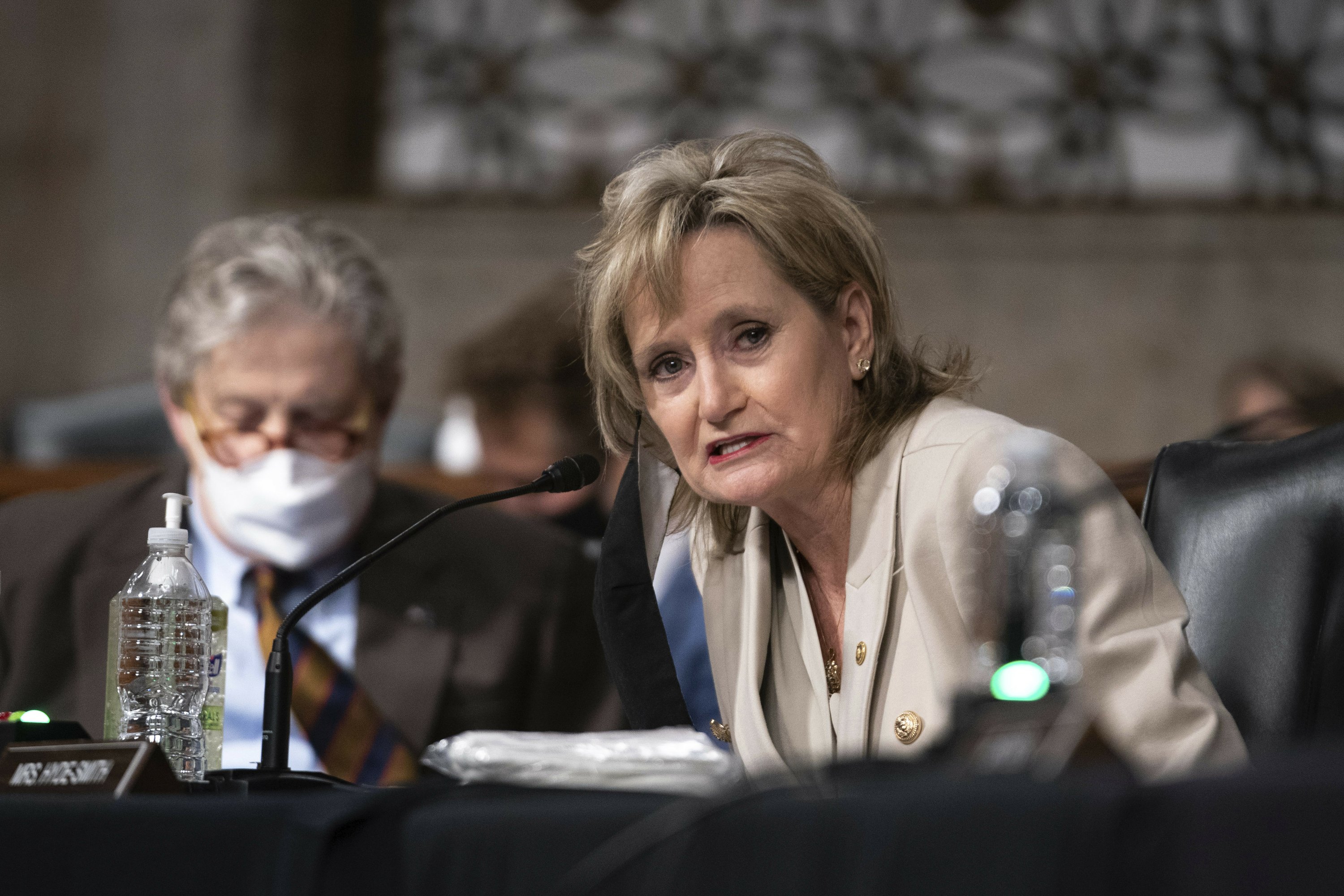 A new mississippi today/siena college poll shows incumbent republican gov. Analysis: Mississippi US Senate race draws outside attention | AP News
