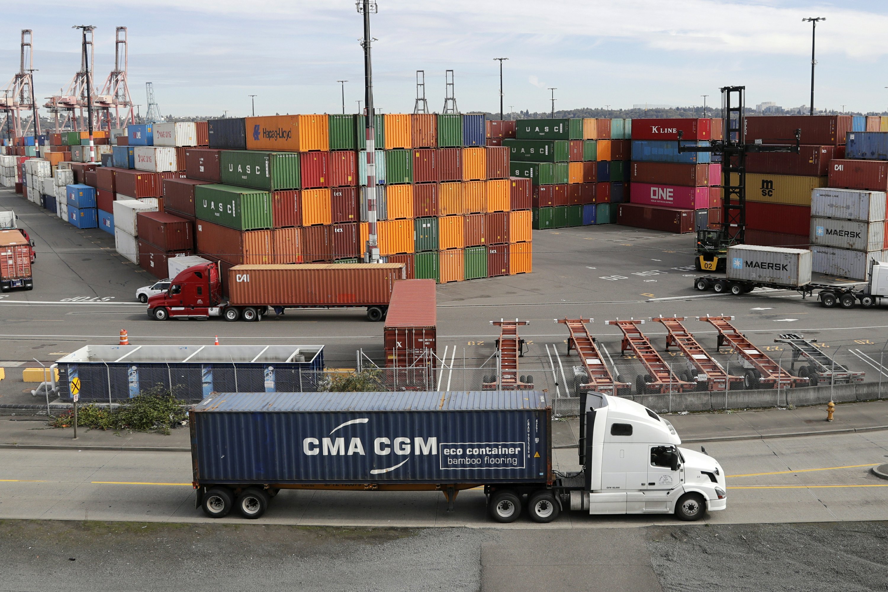 q-a-does-a-manufacturing-slump-threaten-the-us-economy-ap-news