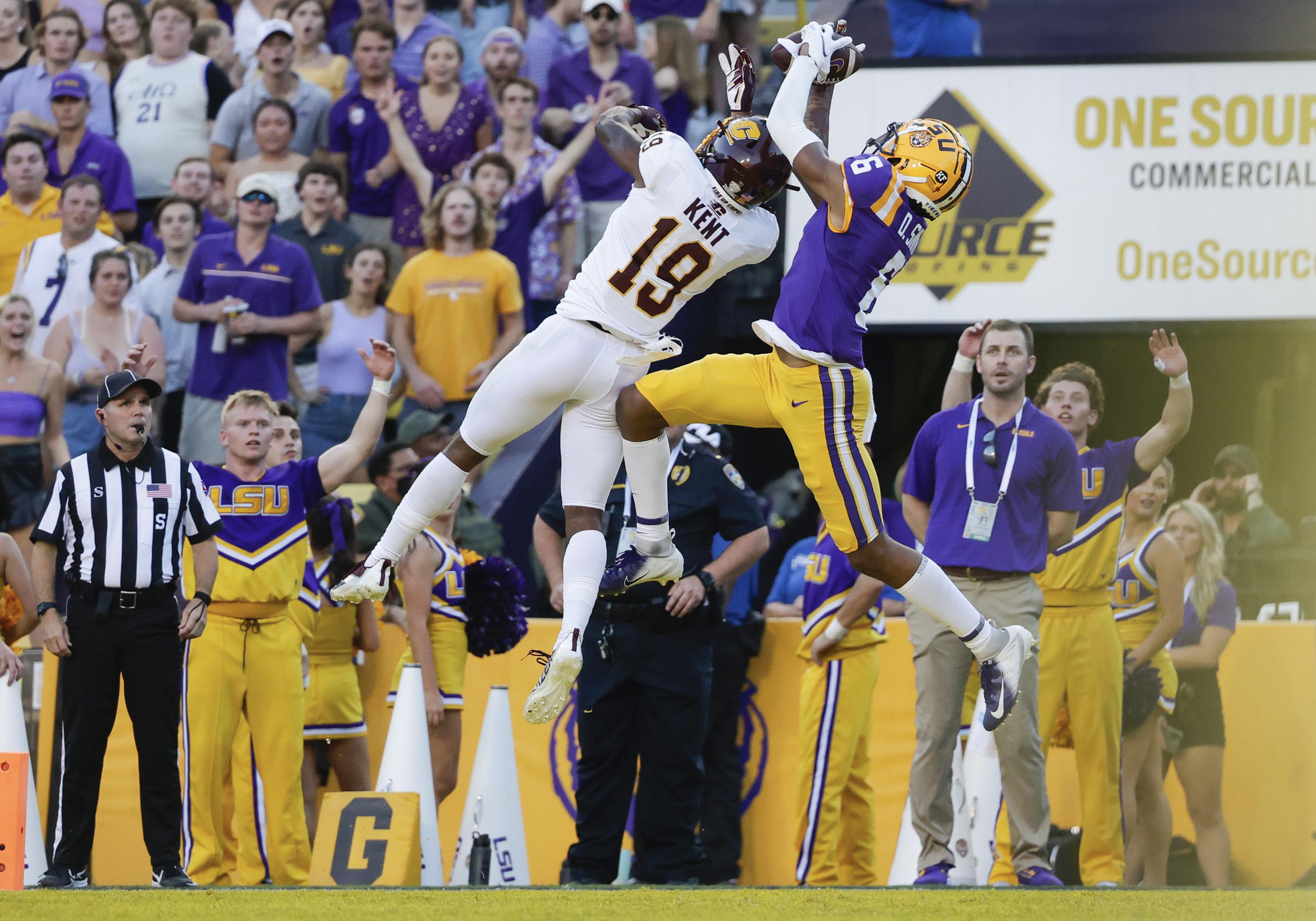 Johnson passes for 5 TDs, LSU tops Cent. Michigan, 4921 AP News