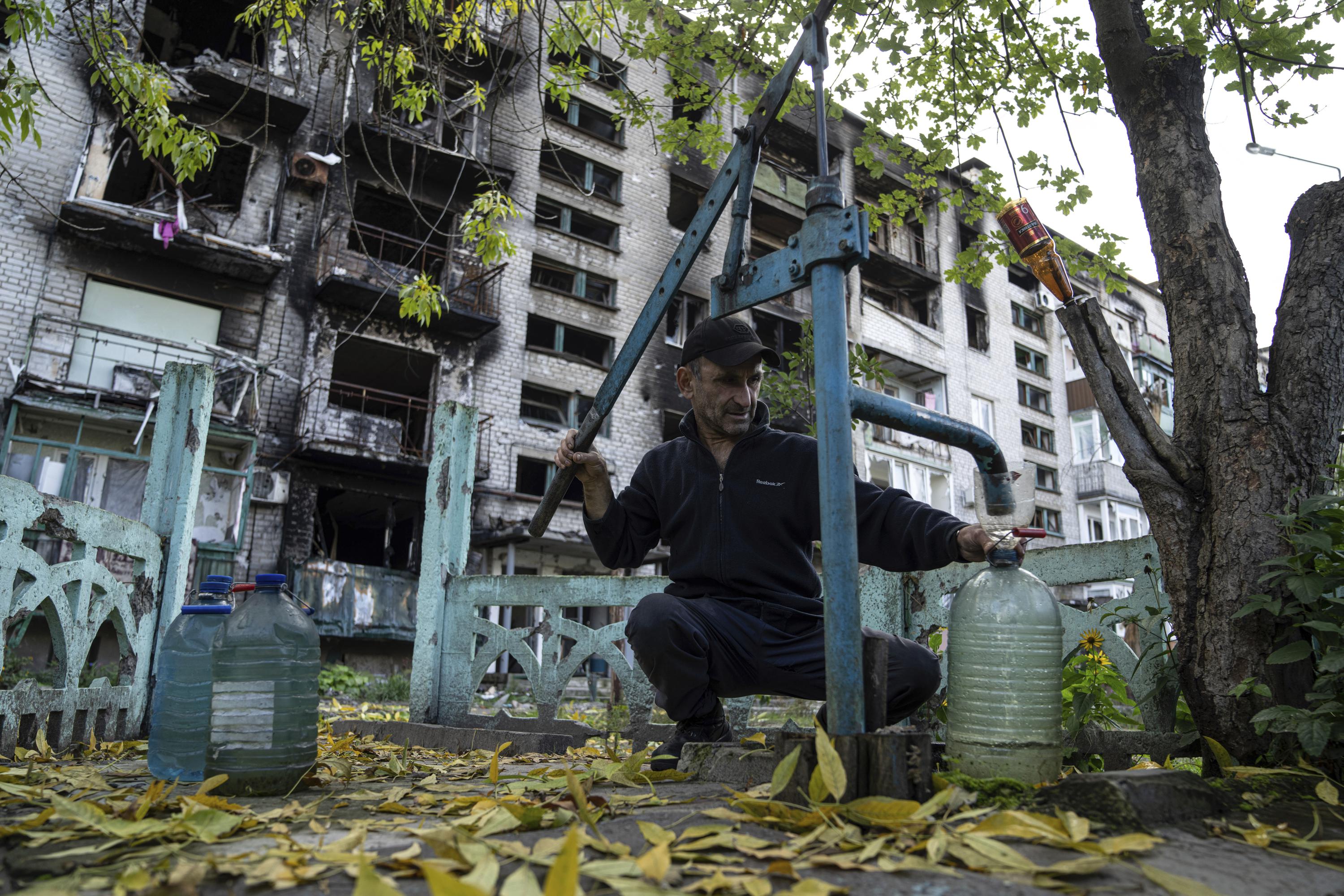 World Bank: Ukraine’s war-torn economy will sink 35% in ’22