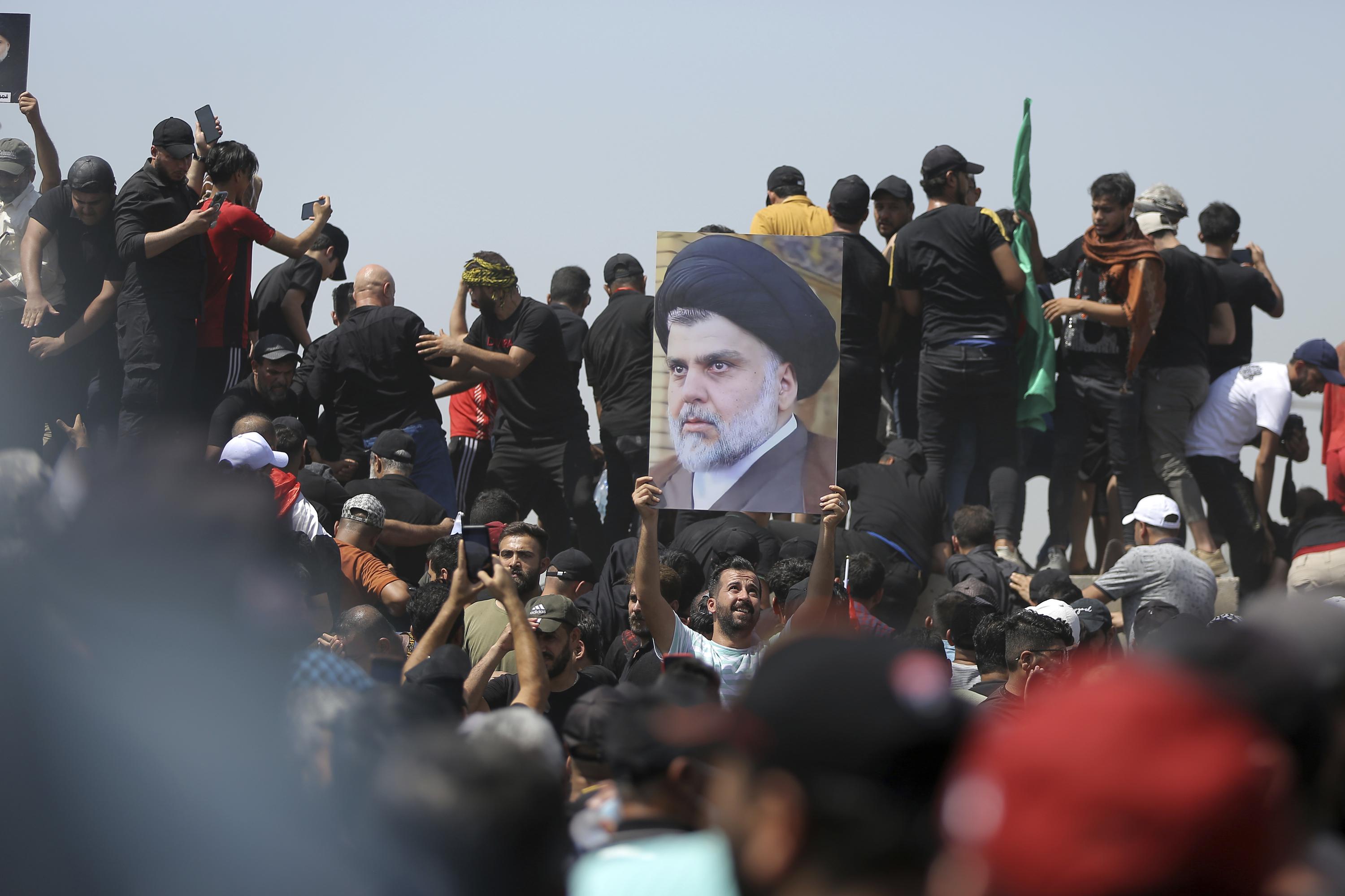 Iraqi protesters storm parliament in Baghdad, set up sit-in - The Associated Press - en Español