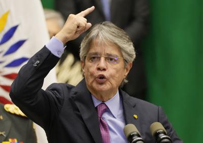 ARCHIVO - El presidente ecuatoriano Guillermo Lasso habla acerca de un proyecto de ley sobre reformas económicas, fiscales y laborales, el viernes 24 de septiembre de 2021, en Quito, Ecuador. (AP Foto/Dolores Ochoa, archivo)