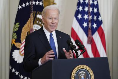 El presidente Joe Biden habla durante un evento en la Casa Blanca el martes 5 de abril de 2022, en Washington, D.C. (AP Foto/Carolyn Kaster)