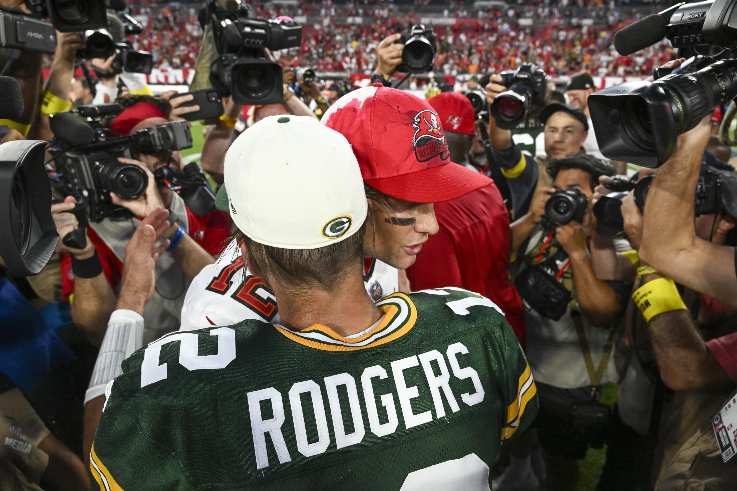 Rodgers throws for 2 TDs, Packers hold off Brady, Bucs 1412 AP News