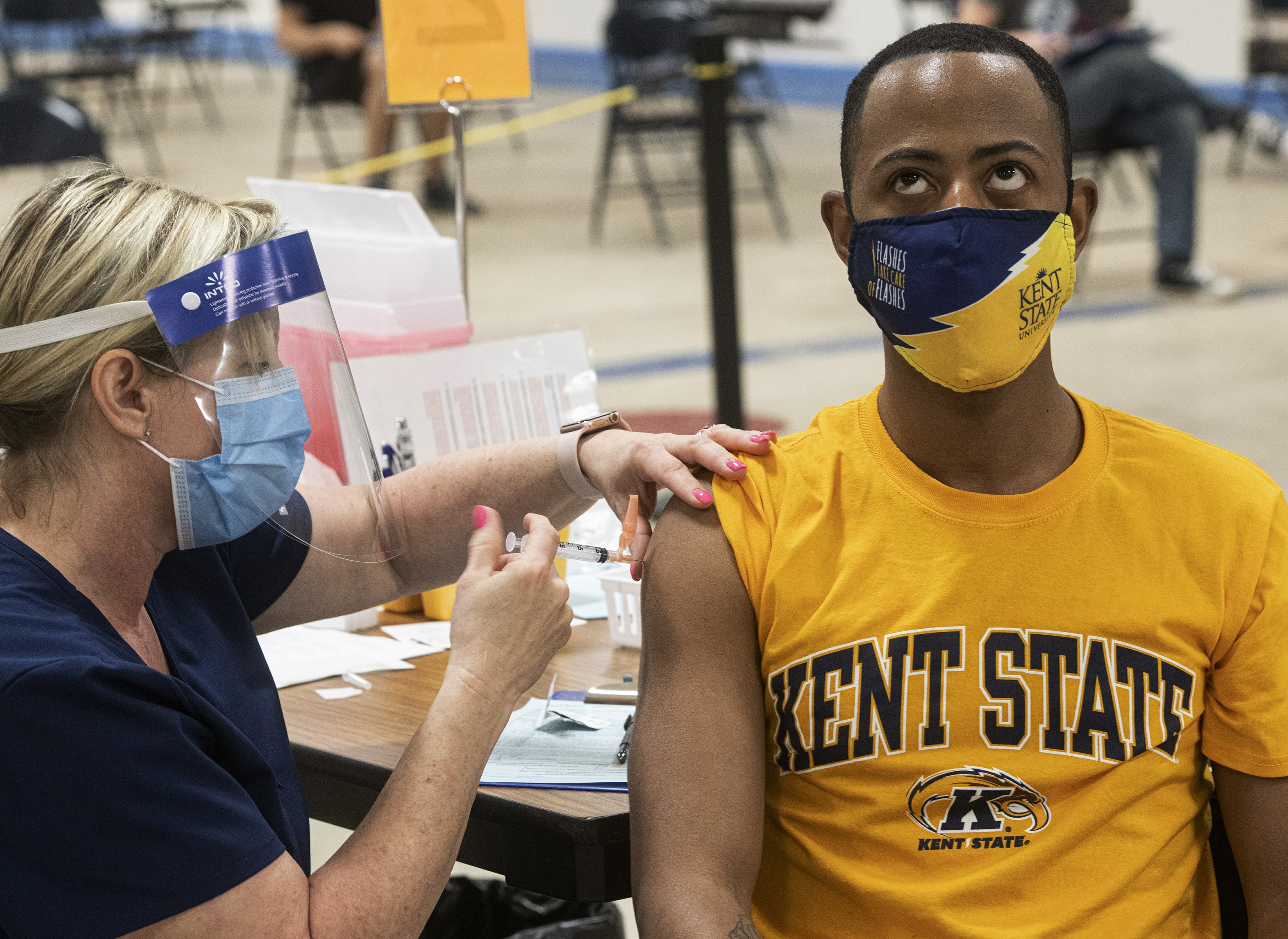 American colleges divided on student vaccination requirement