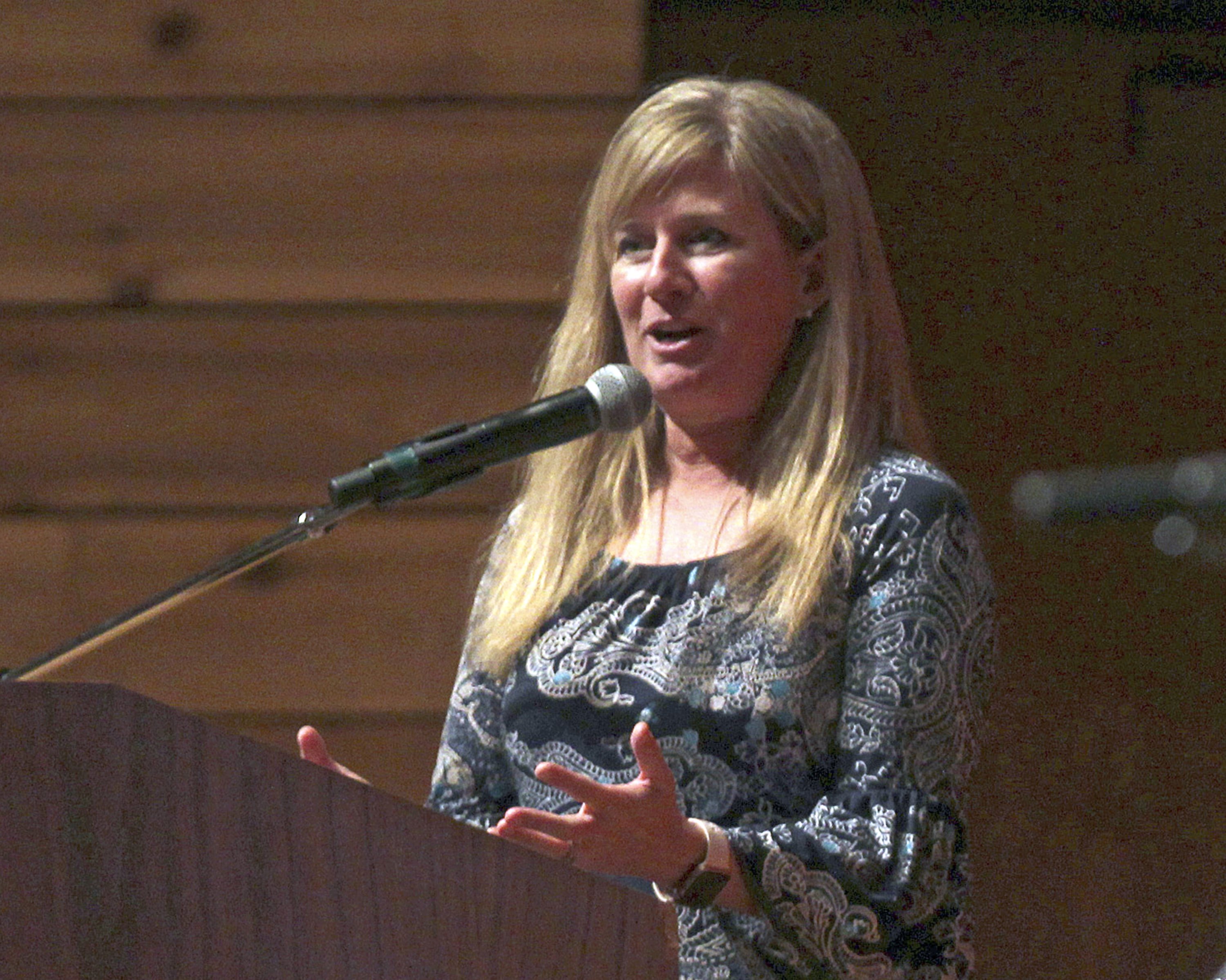 Wyoming mayor Governor cursed, slammed fists in meeting AP News